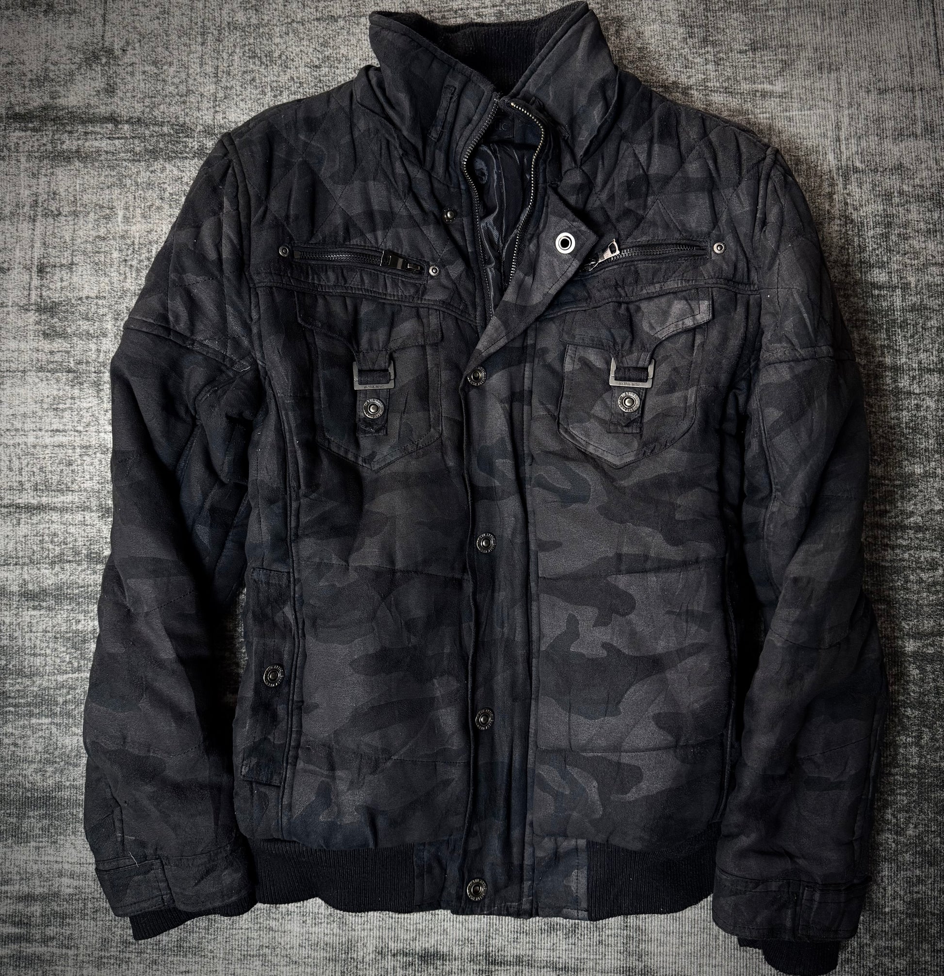 610826BAD2WEAR