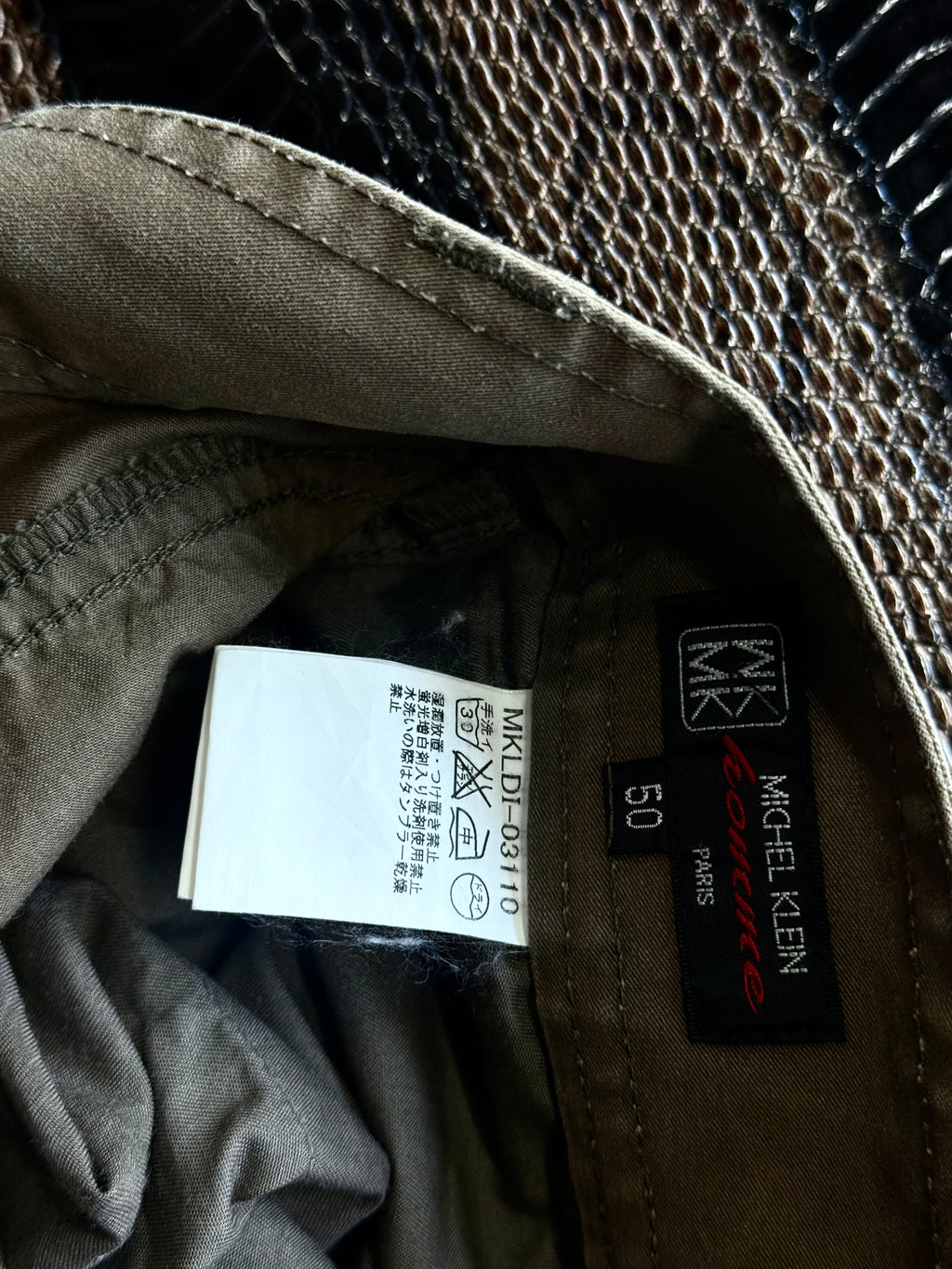 400626BAD2WEAR