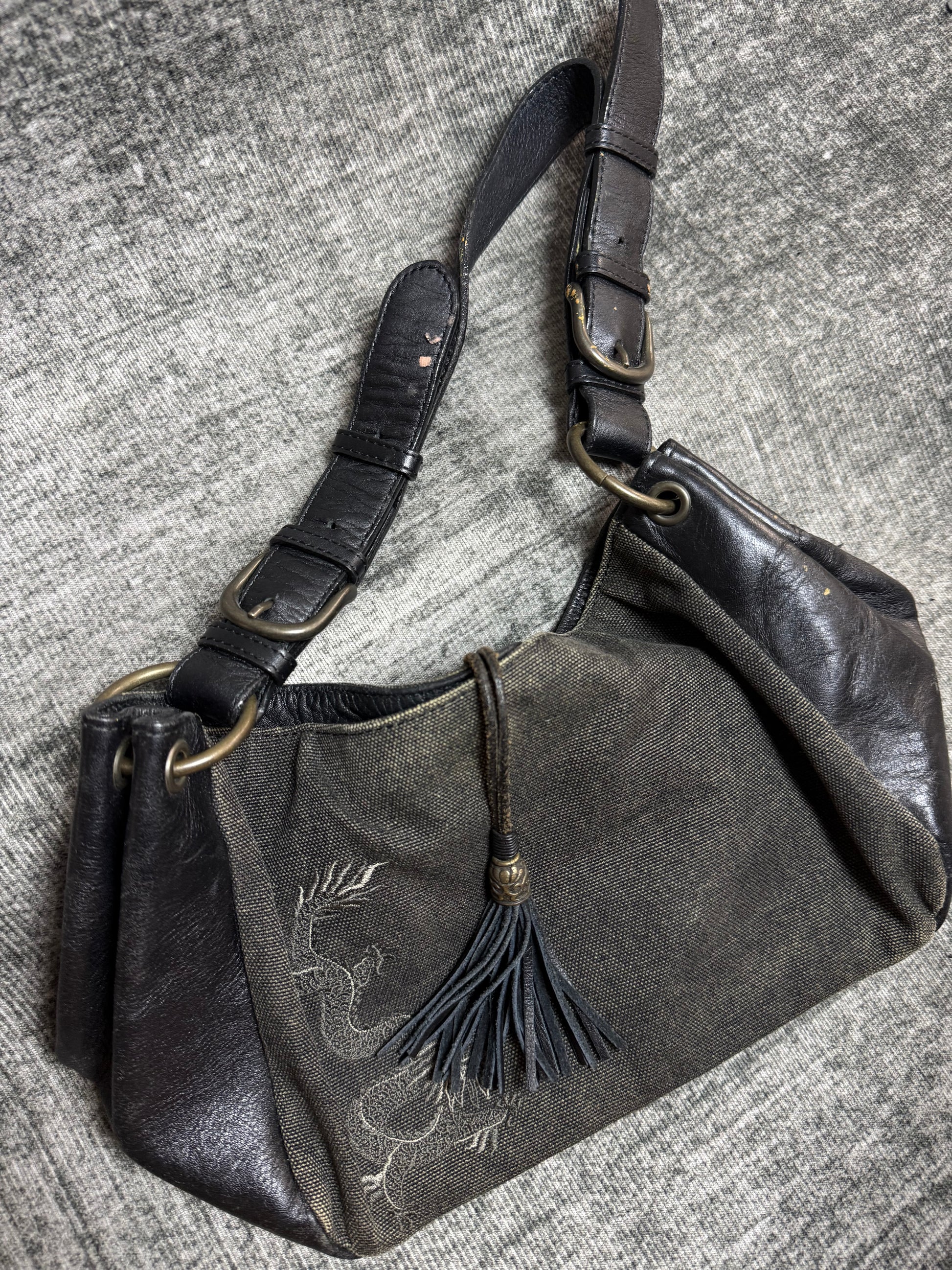 VIVIENNE TAM SHOULDER BAG