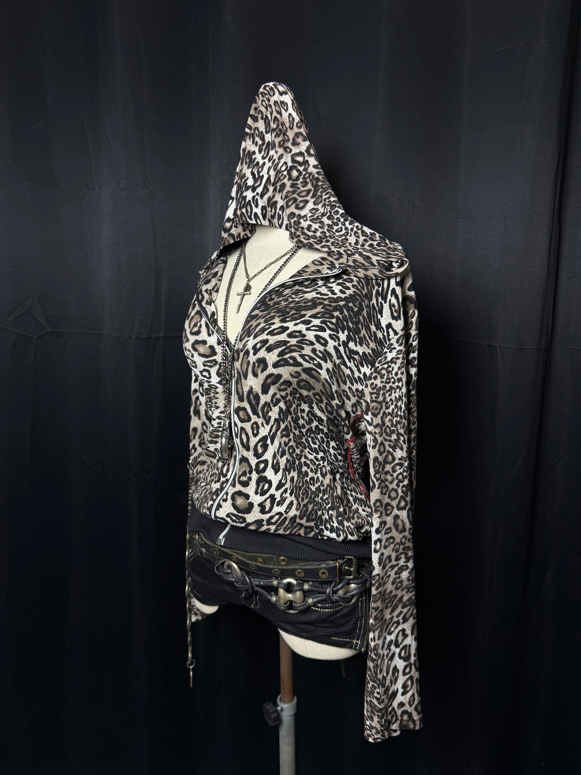 B2V-GROWTH HOODIE༒