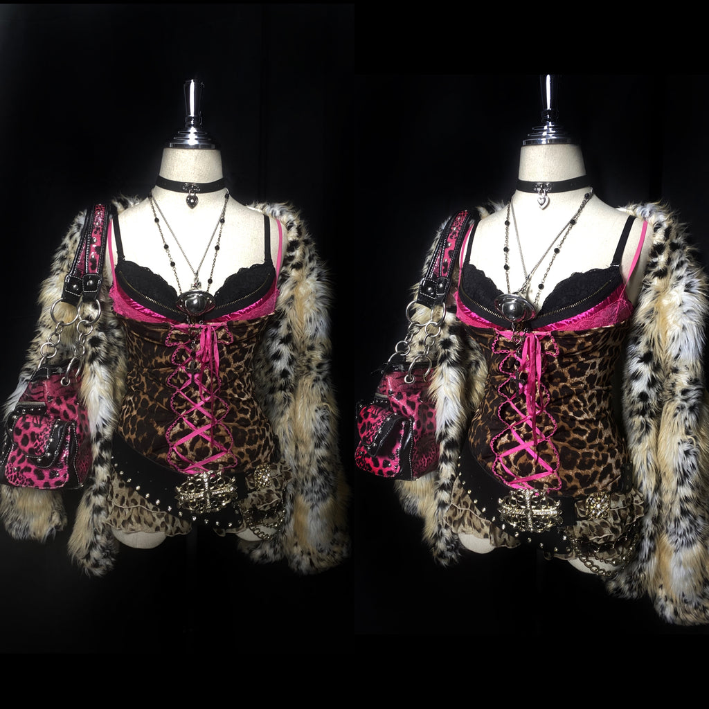 ༒𝐁𝟐𝐕༒𝟏 𝐎𝐅 𝟏 𝐋𝐈𝐌𝐈𝐓𝐄𝐃 𝐎𝐔𝐓𝐅𝐈𝐓