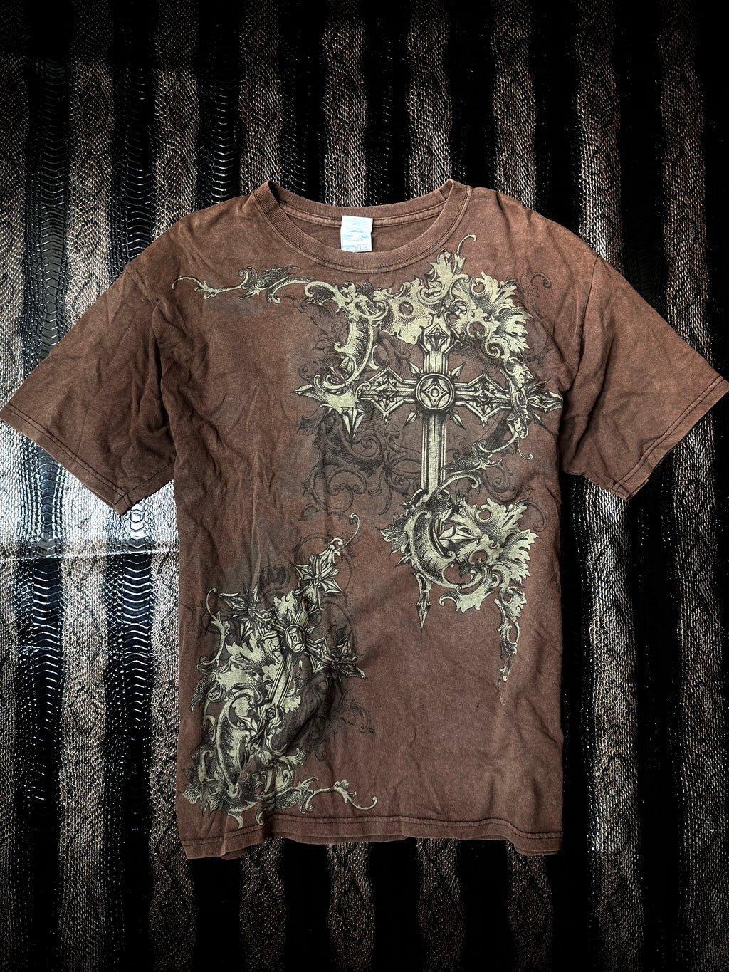 B2V GRAPHIC T02 ༒