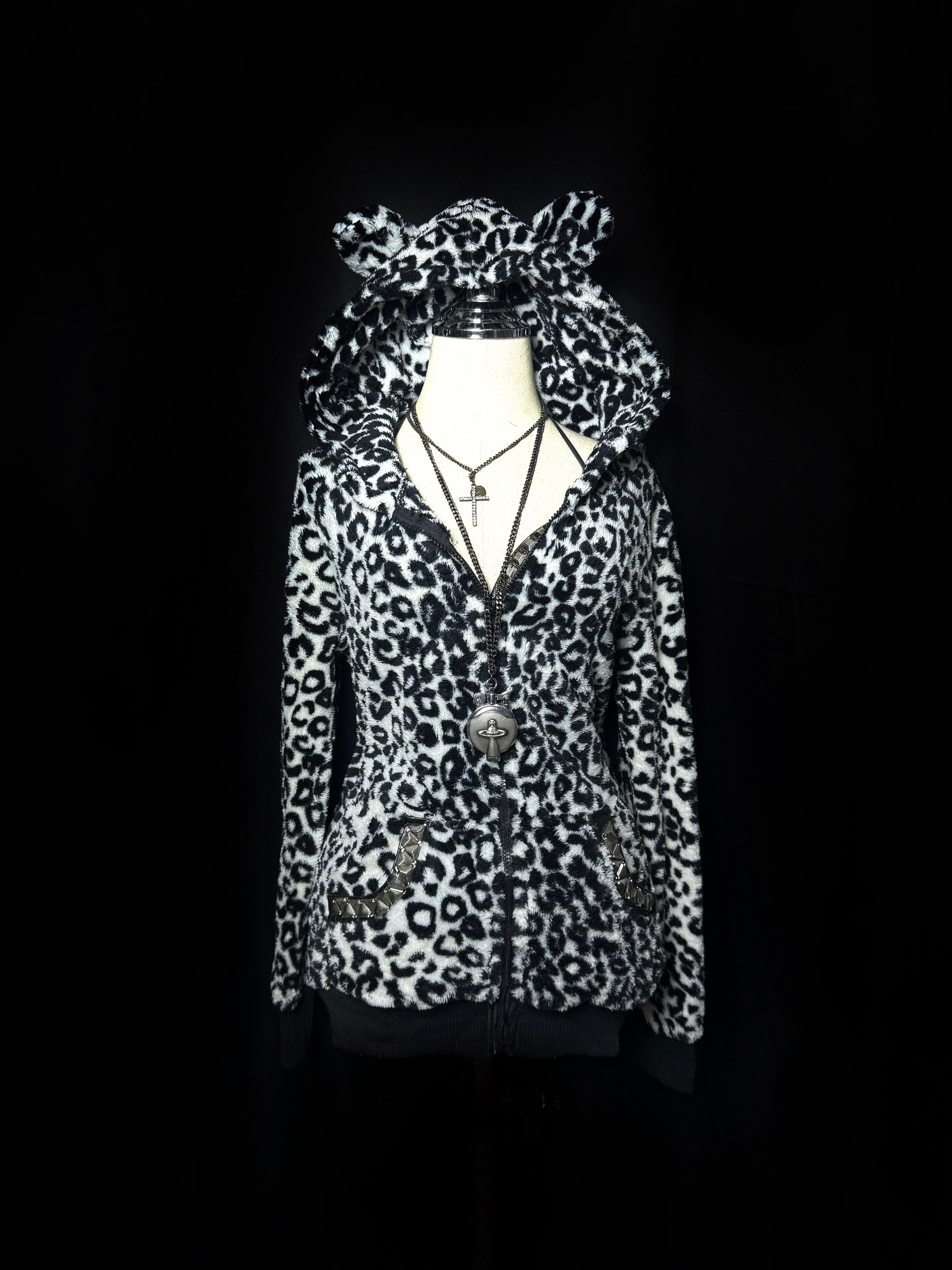 B2V- WHITE GRAMO HOOIDE ༒