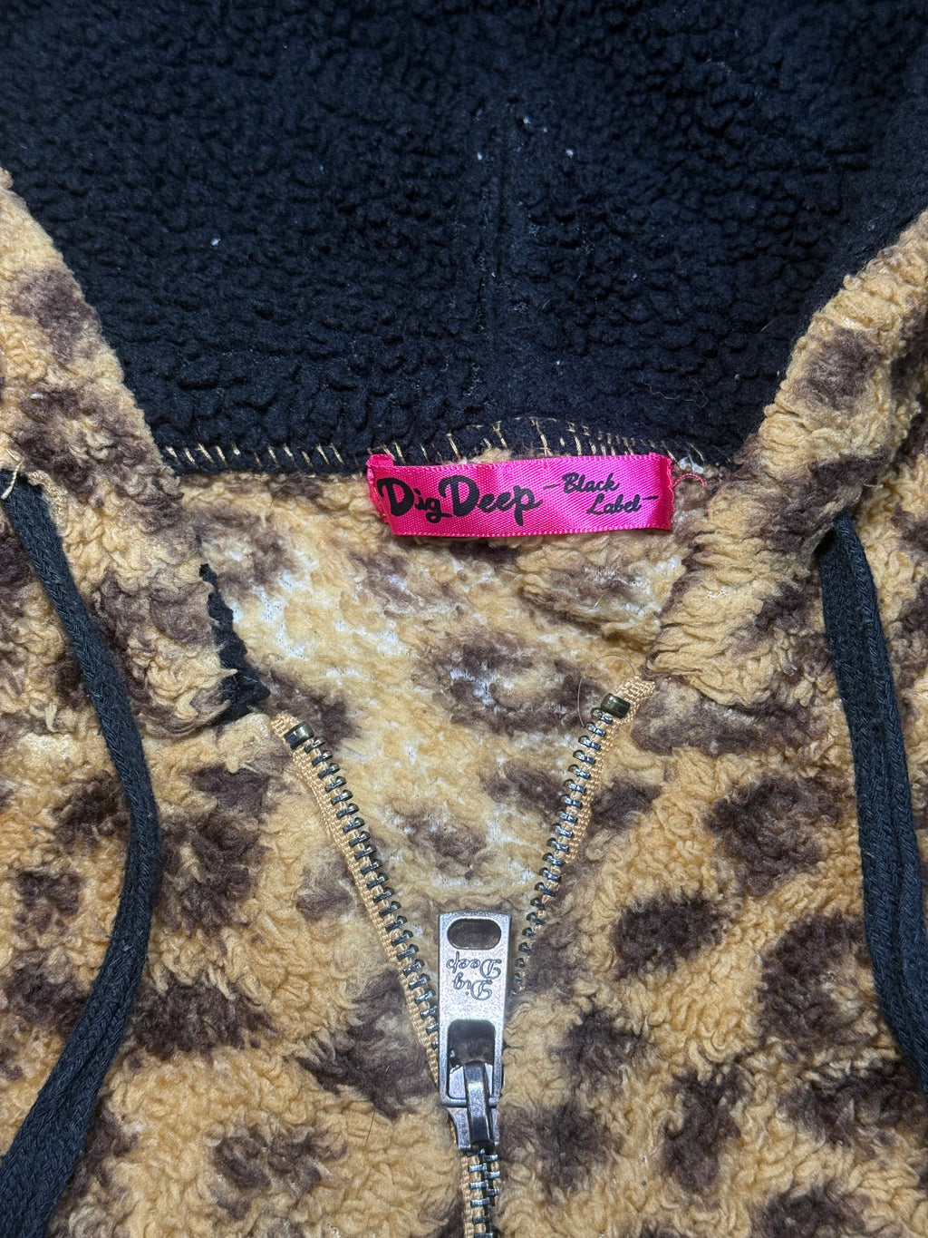 B2V- DIG DEEP HOODIE༒