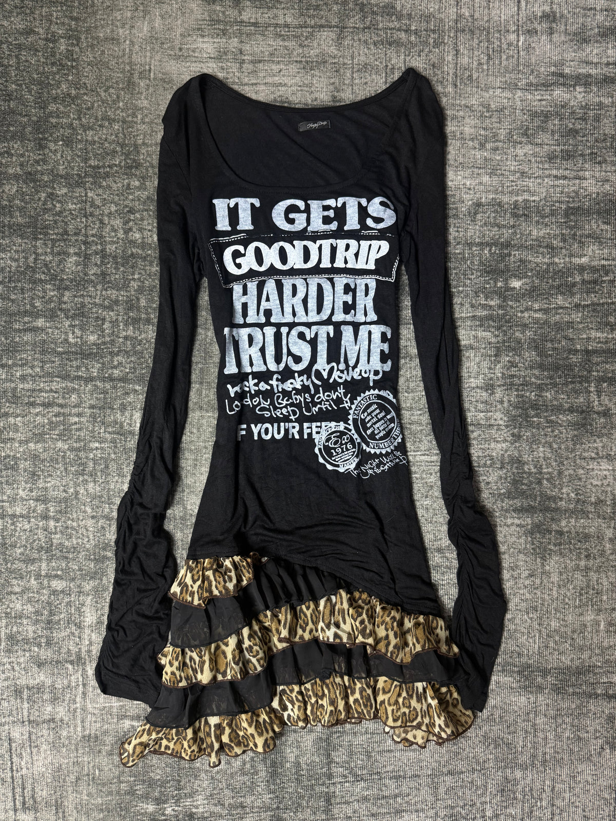 560926BAD2WEAR