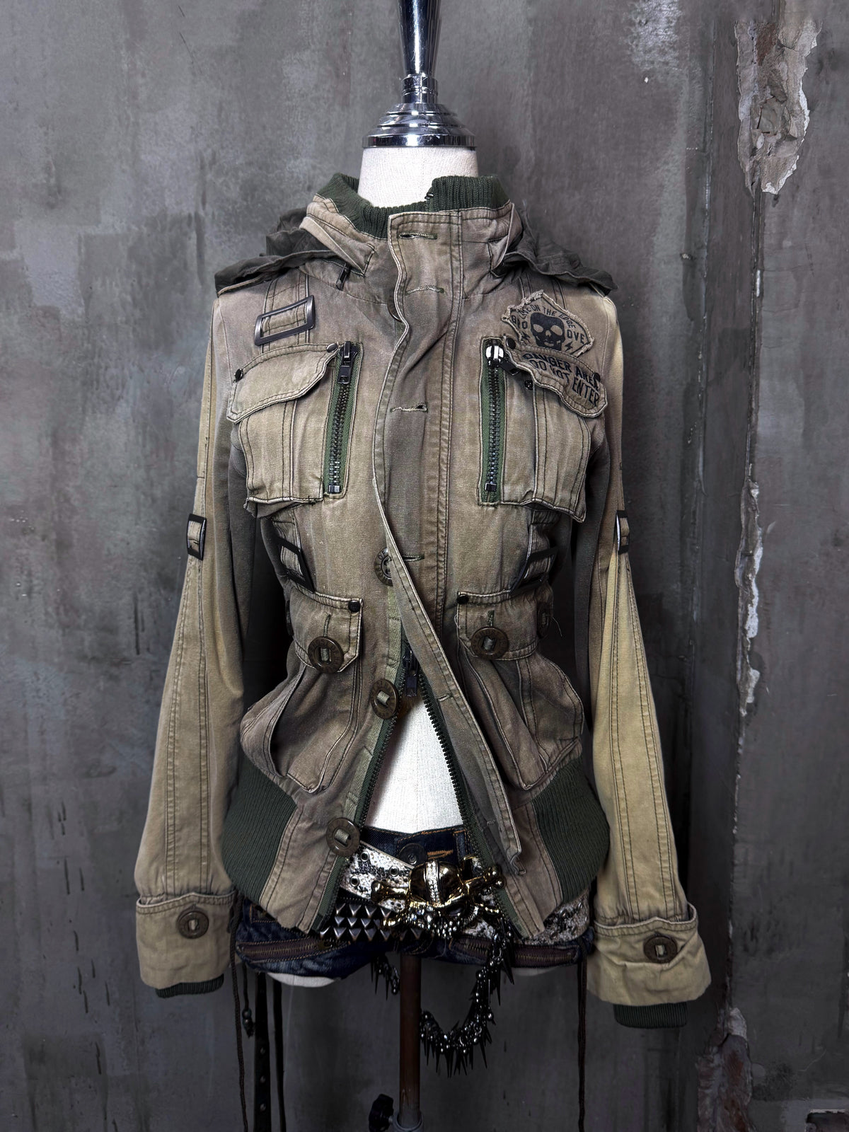 950926BAD2WEAR