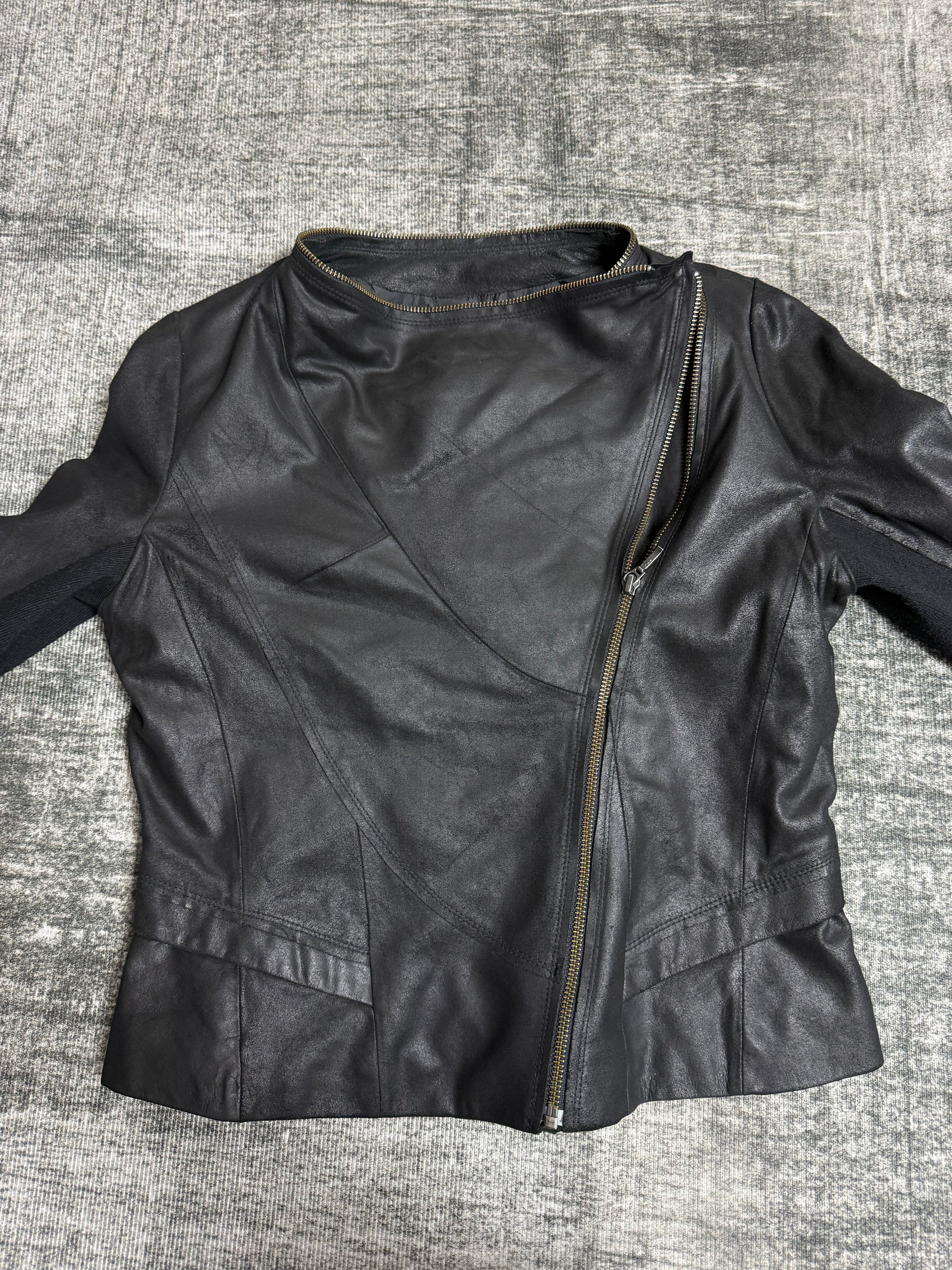 RULE LEATHER JACKET ༒