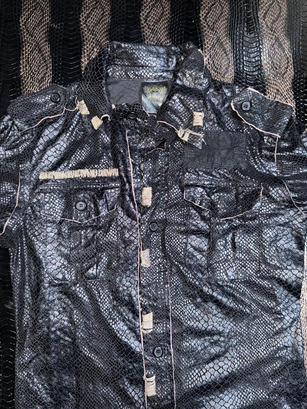 Snake Texture Shirt༒