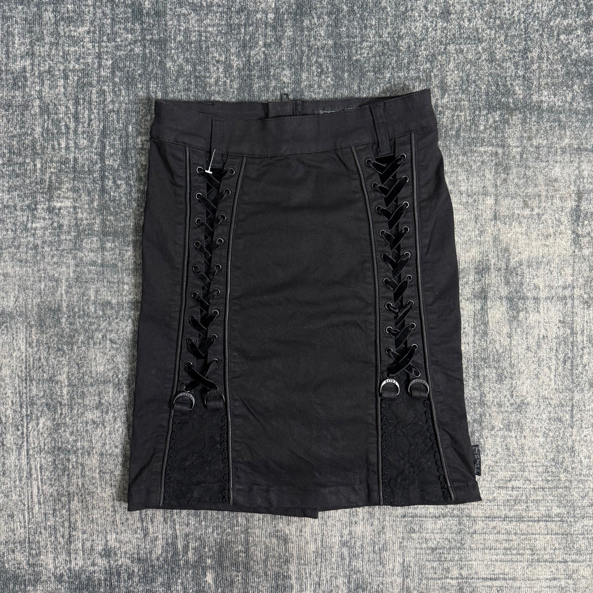 B2V-TRIPP NYC SHORT༒