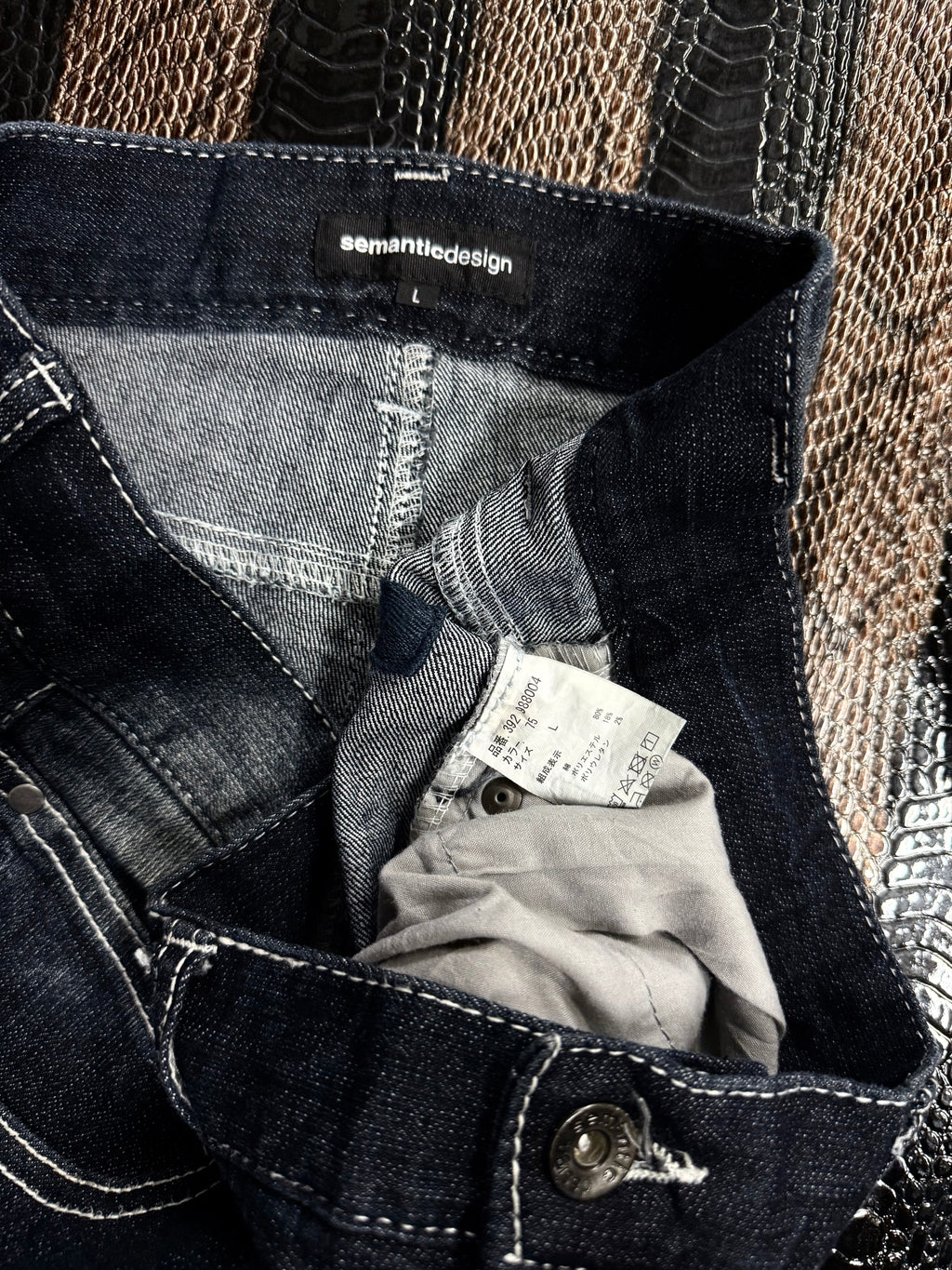 060626BAD2WEAR