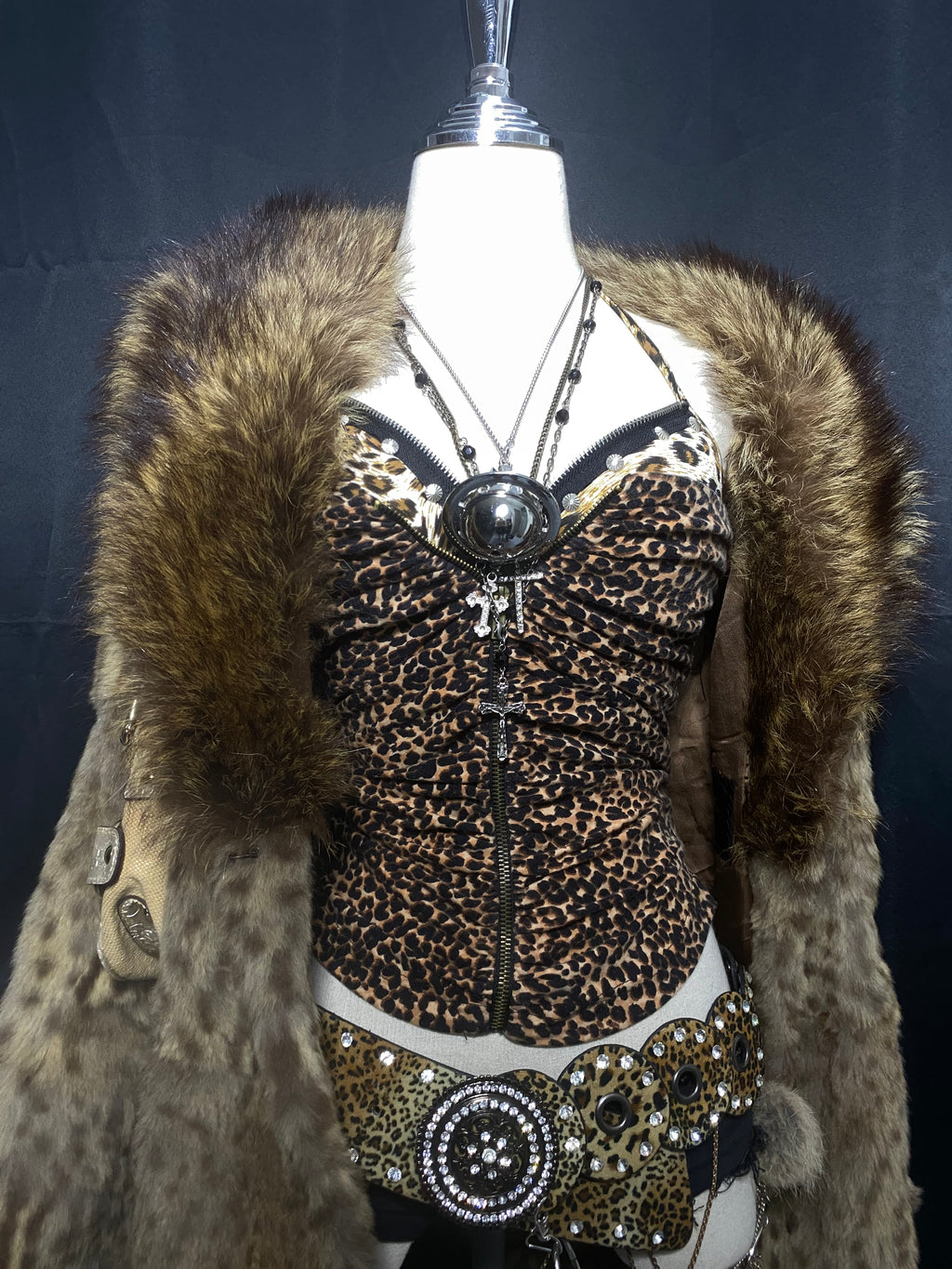 ༒𝐁𝟐𝐕༒𝟏 𝐎𝐅 𝟏 𝐋𝐈𝐌𝐈𝐓𝐄𝐃 𝐎𝐔𝐓𝐅𝐈𝐓