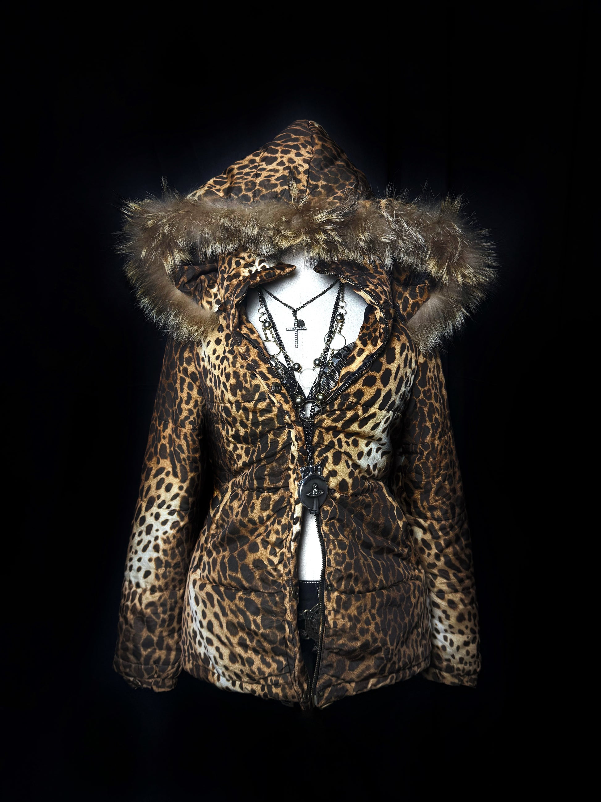 B2V-LIP SERVICE HOODIE༒