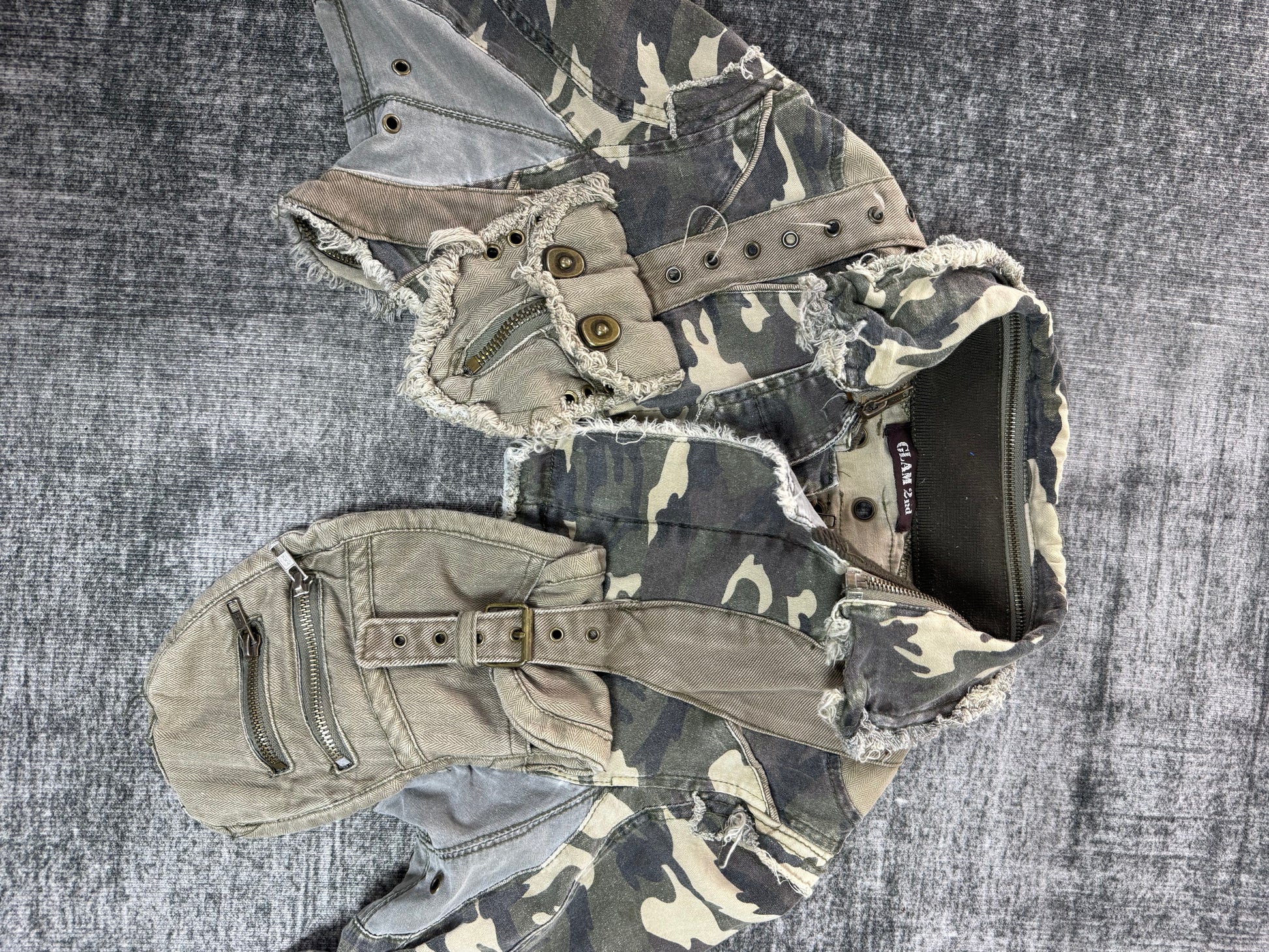 1100826BAD2WEAR