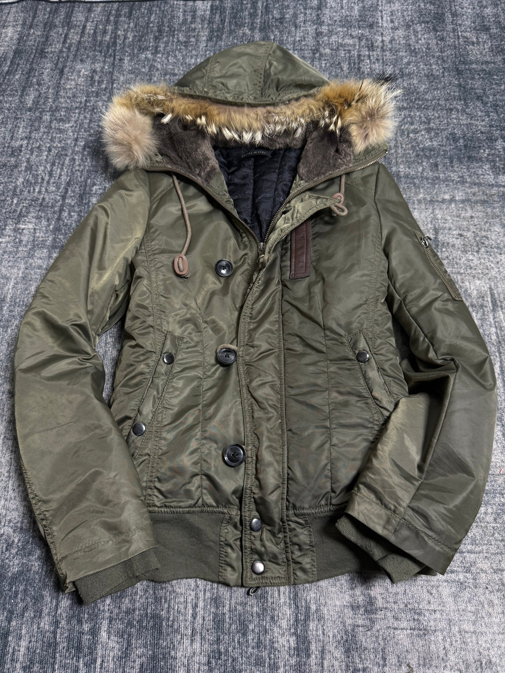 B2V- GOSTAR DE FUGA JACKET༒