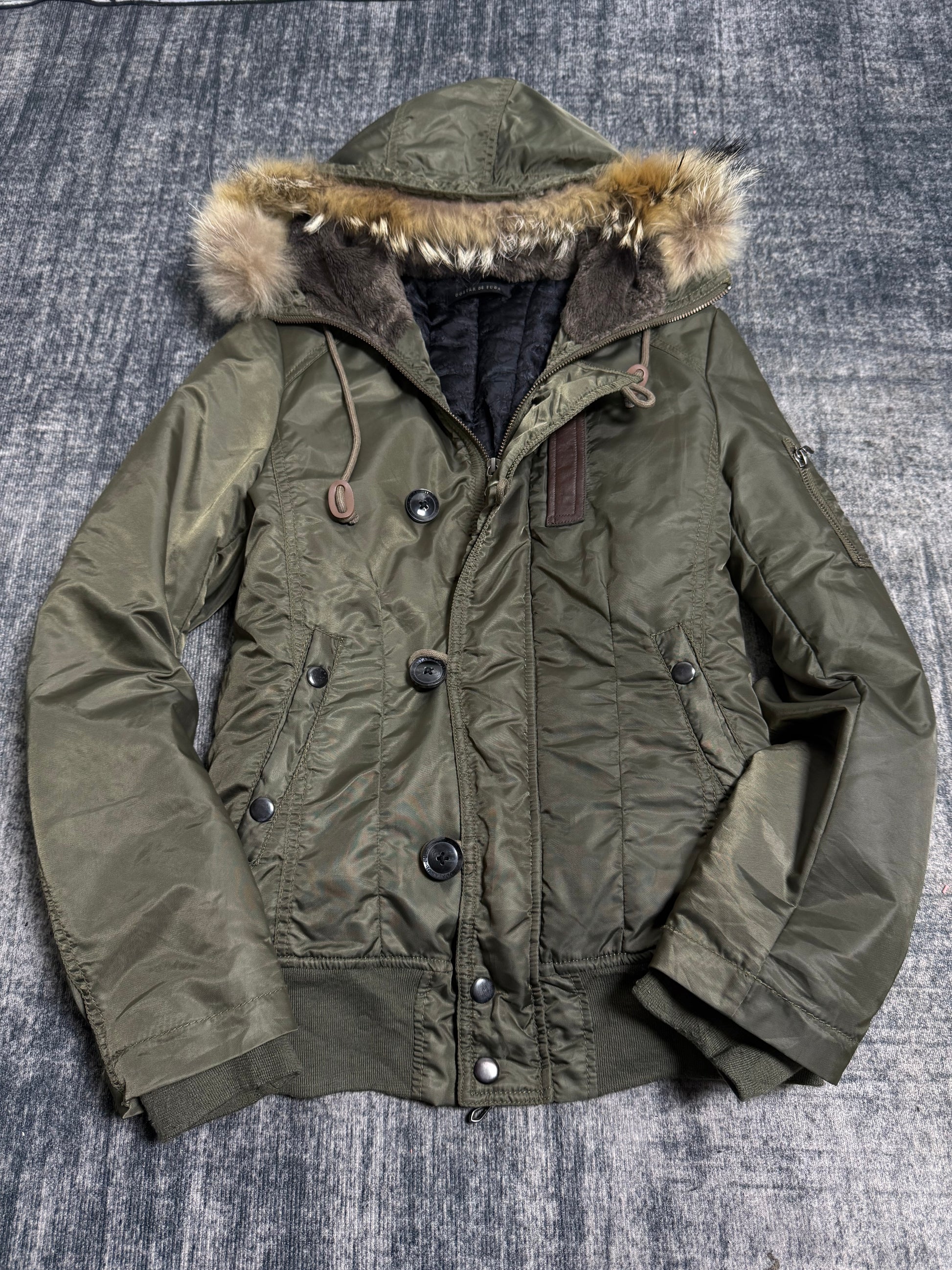 B2V- GOSTAR DE FUGA JACKET༒