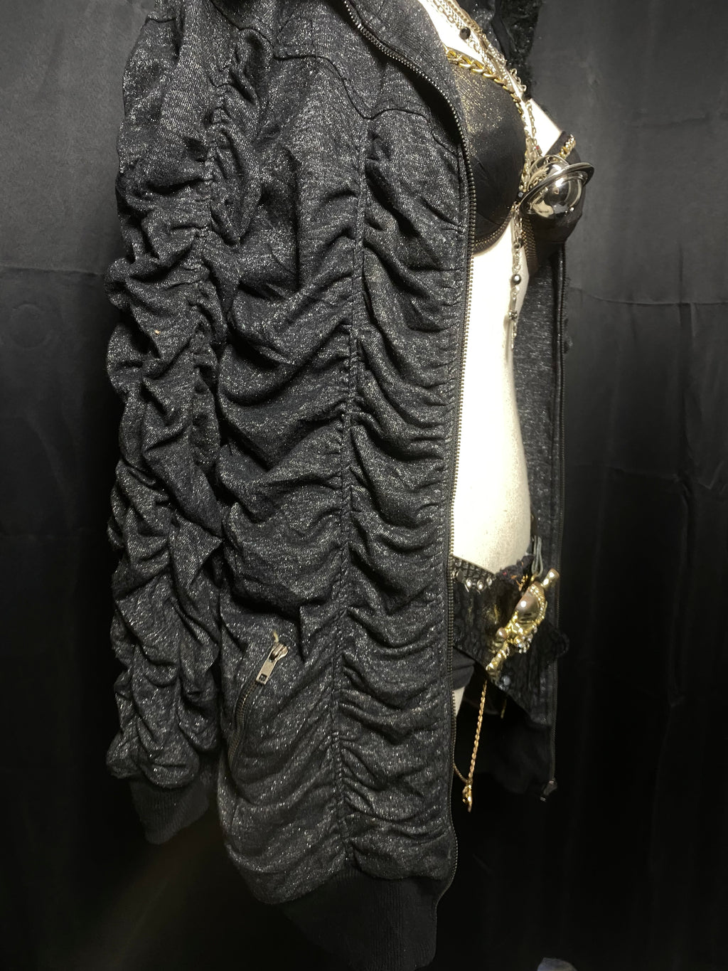 ༒Very cool very hot jacket hahah༒