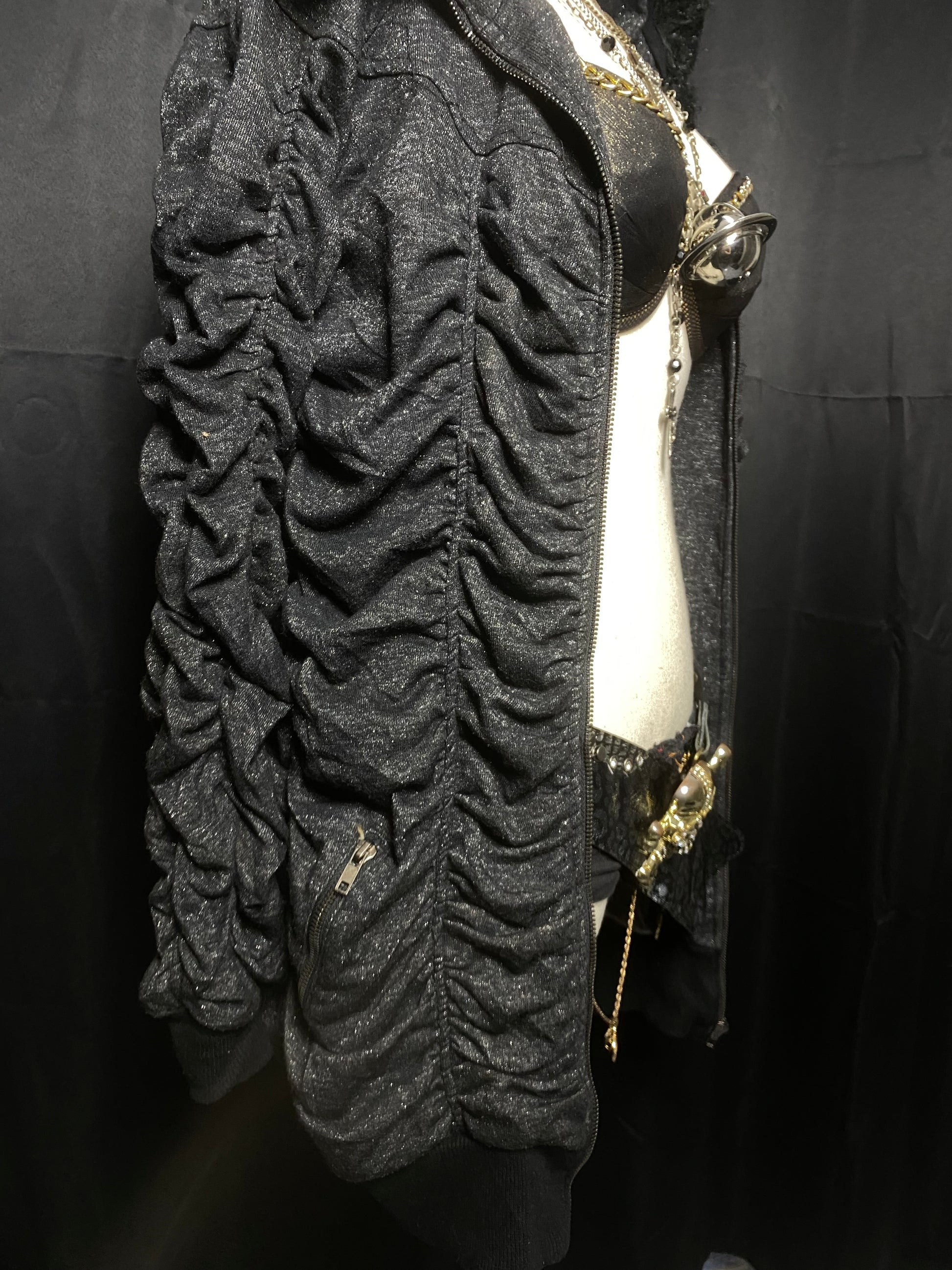 ༒Very cool very hot jacket hahah༒