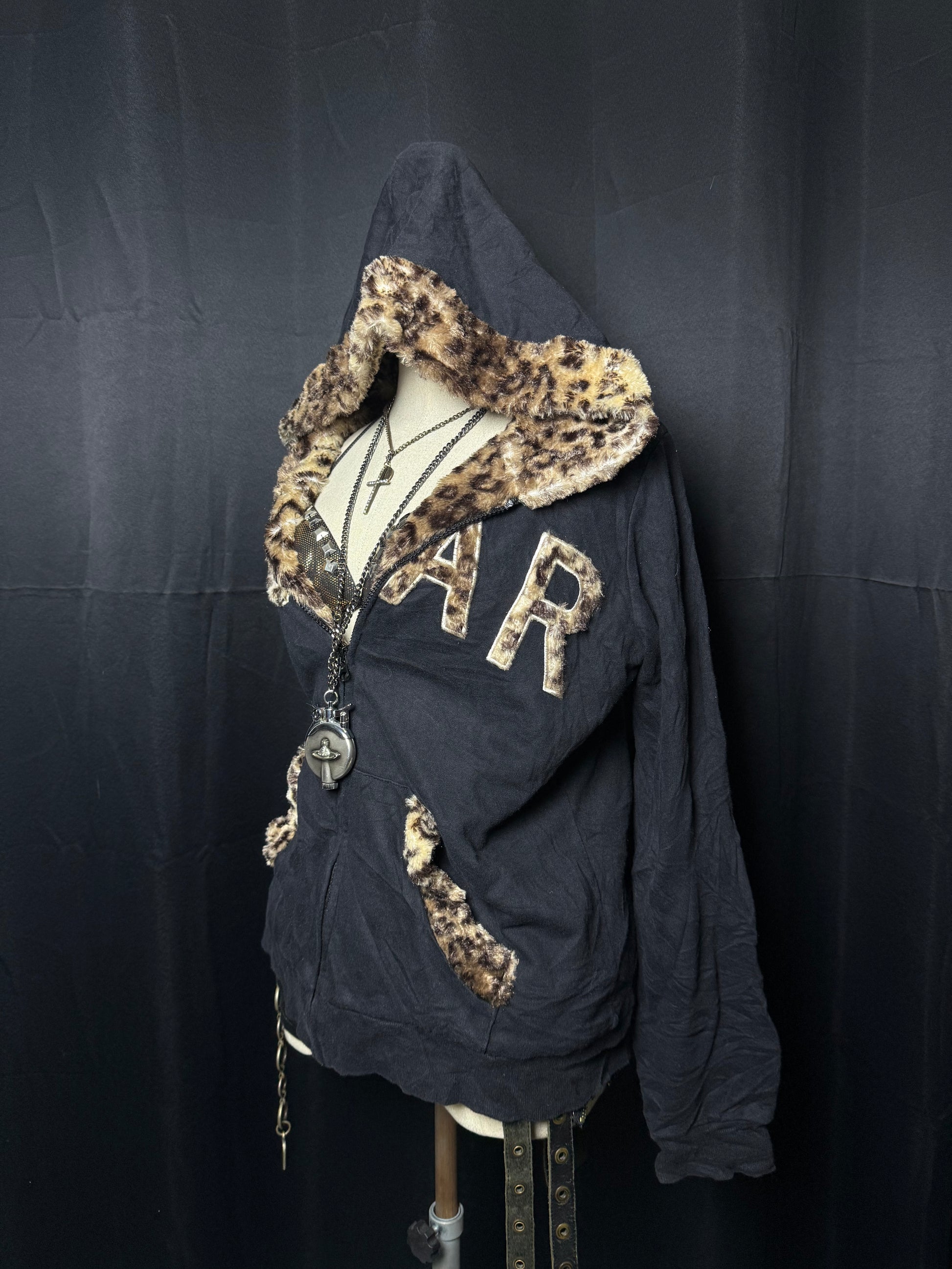 B2V-AIMERFEEL HOODIE ༒