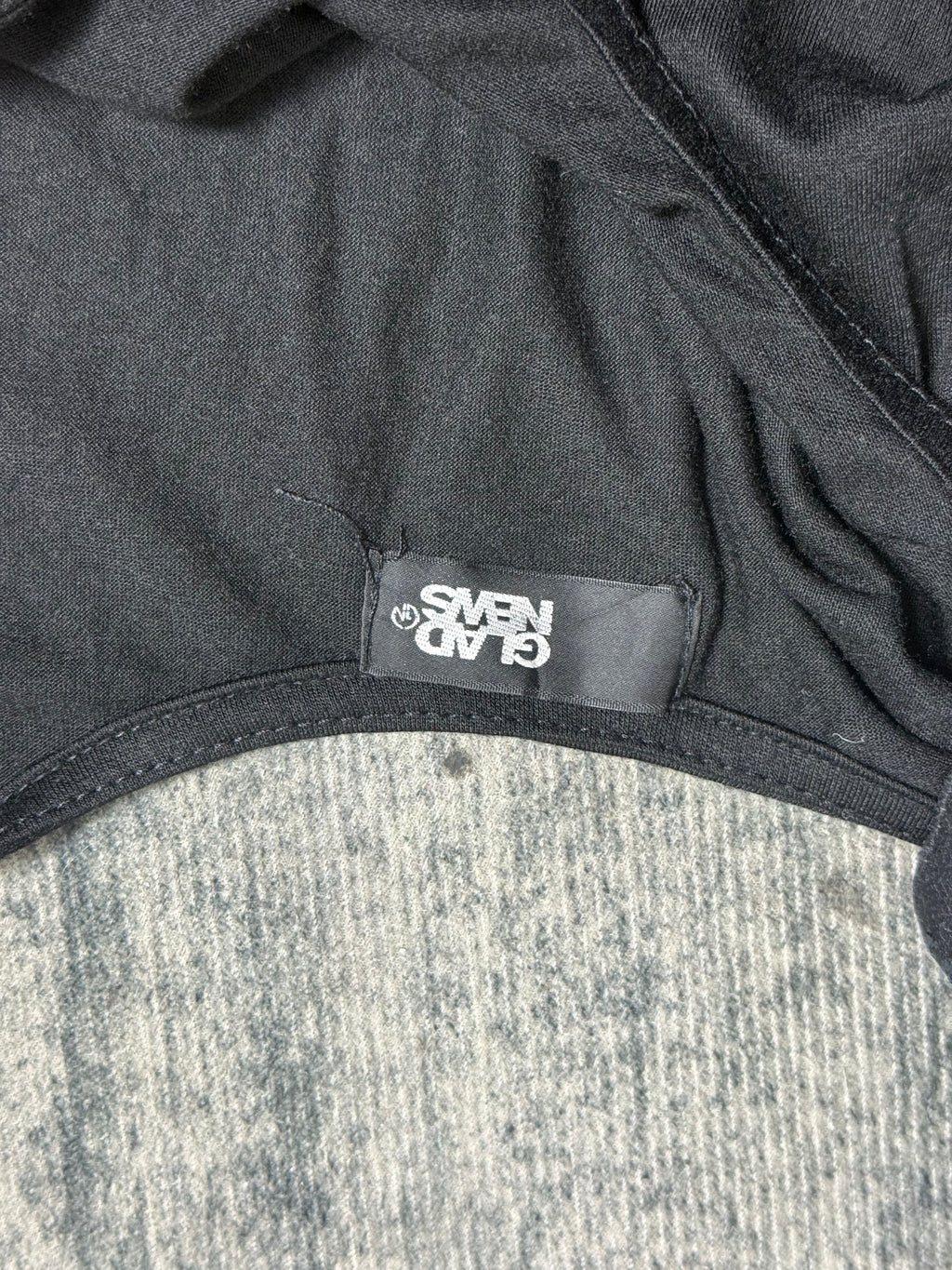 B2V- GLAD NEWS SHIRT༒