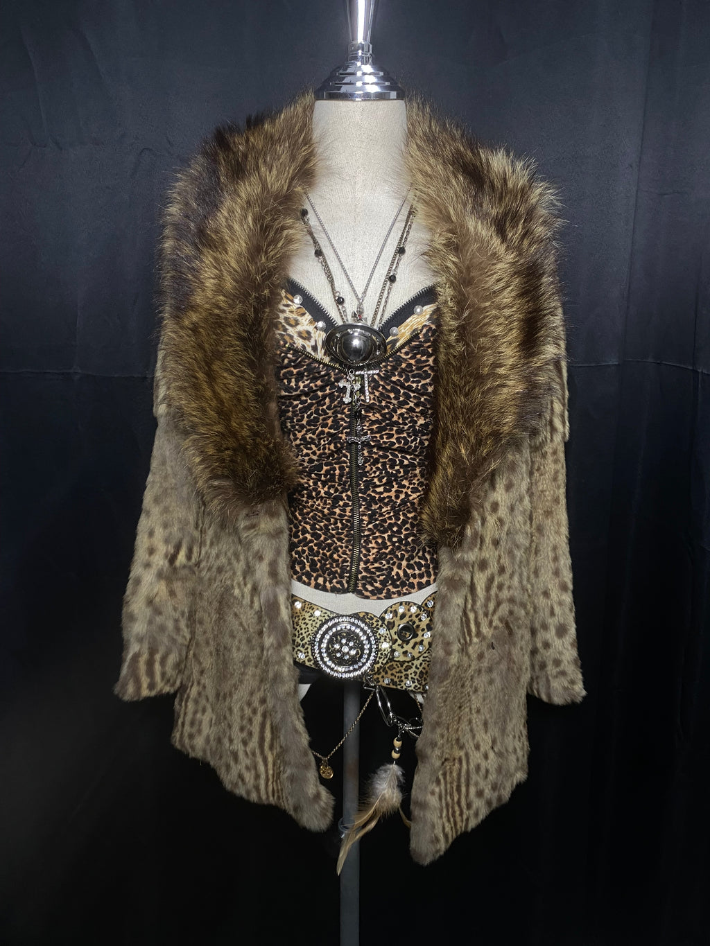 ༒𝐁𝟐𝐕༒𝟏 𝐎𝐅 𝟏 𝐋𝐈𝐌𝐈𝐓𝐄𝐃 𝐎𝐔𝐓𝐅𝐈𝐓