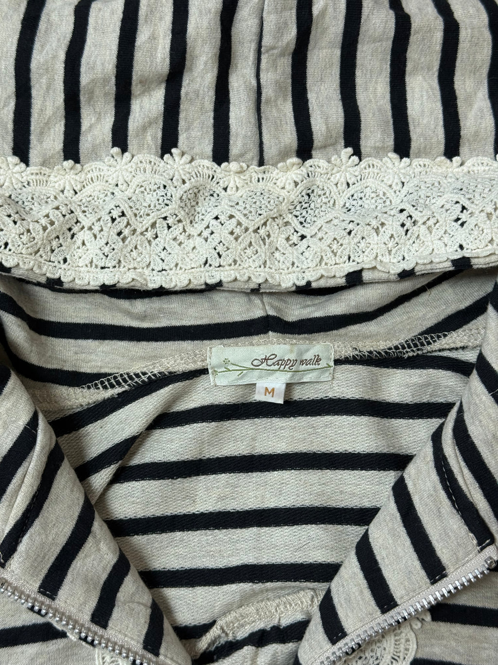 B2V HAPPY W LACE HOODIE ༒