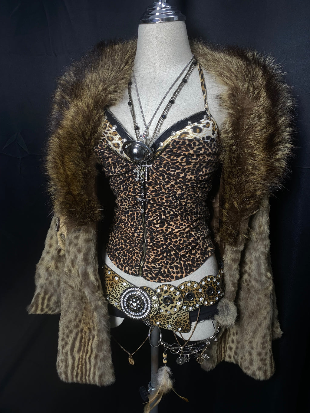 ༒𝐁𝟐𝐕༒𝟏 𝐎𝐅 𝟏 𝐋𝐈𝐌𝐈𝐓𝐄𝐃 𝐎𝐔𝐓𝐅𝐈𝐓