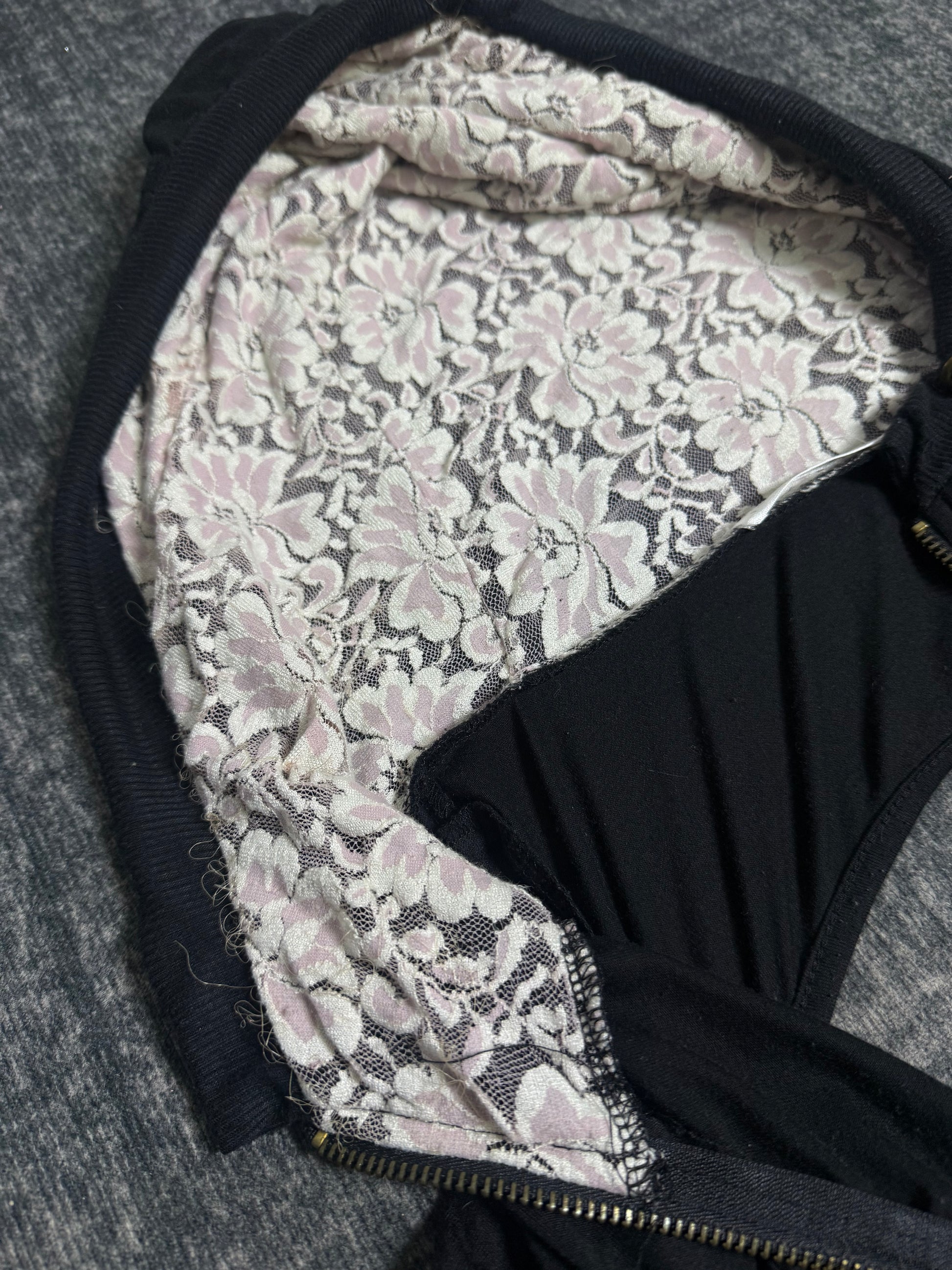 B2V-PRIVATE BEACH HOODIE༒