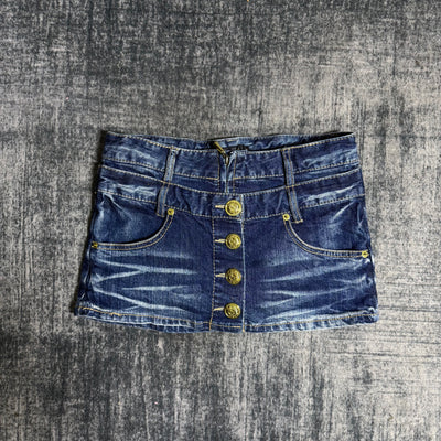 B2V-CECIL MCBEE SHORT ༒