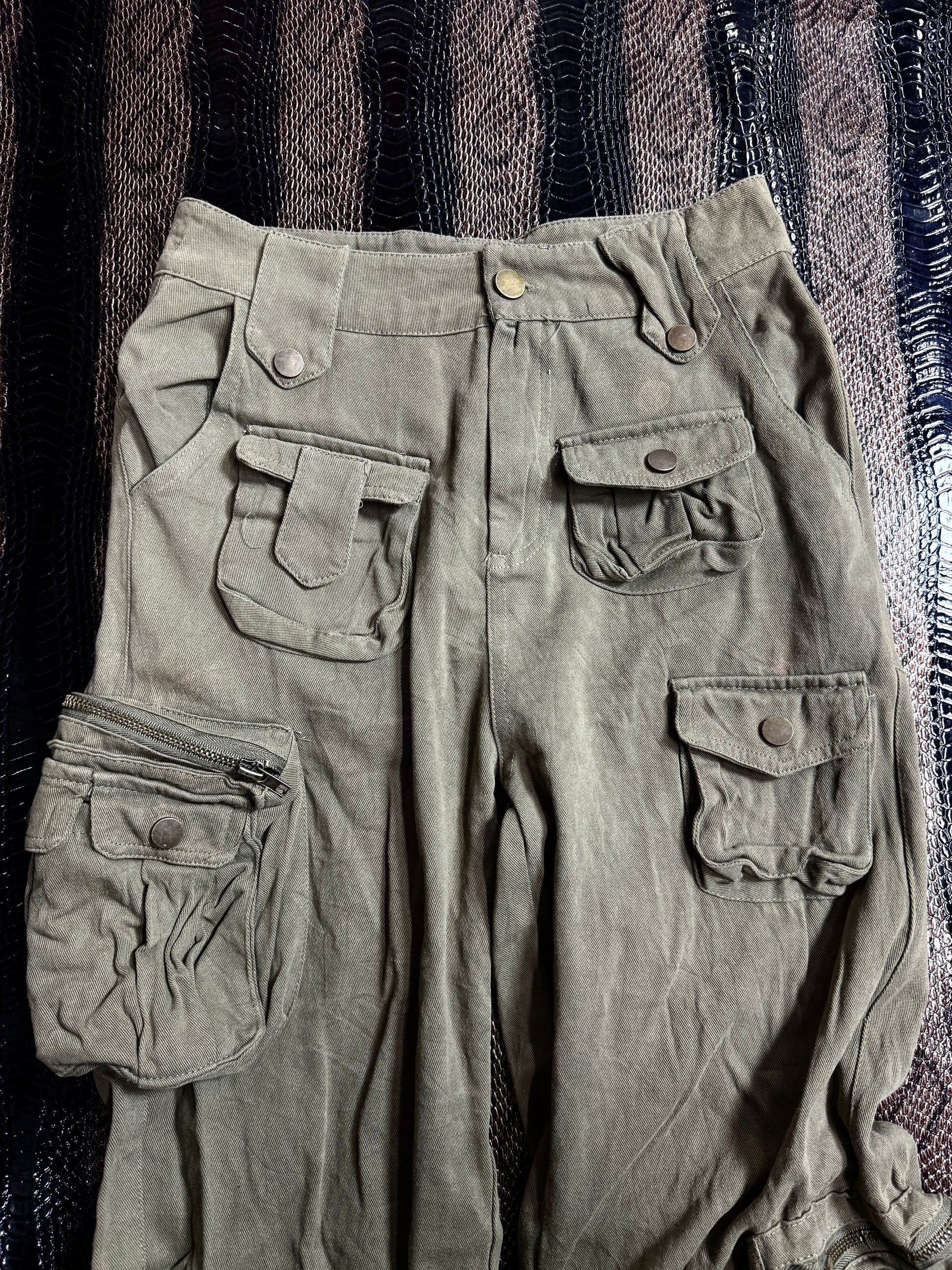 570626BAD2WEAR