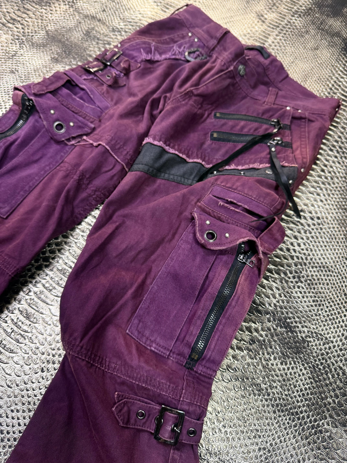 1970926BAD2WEAR