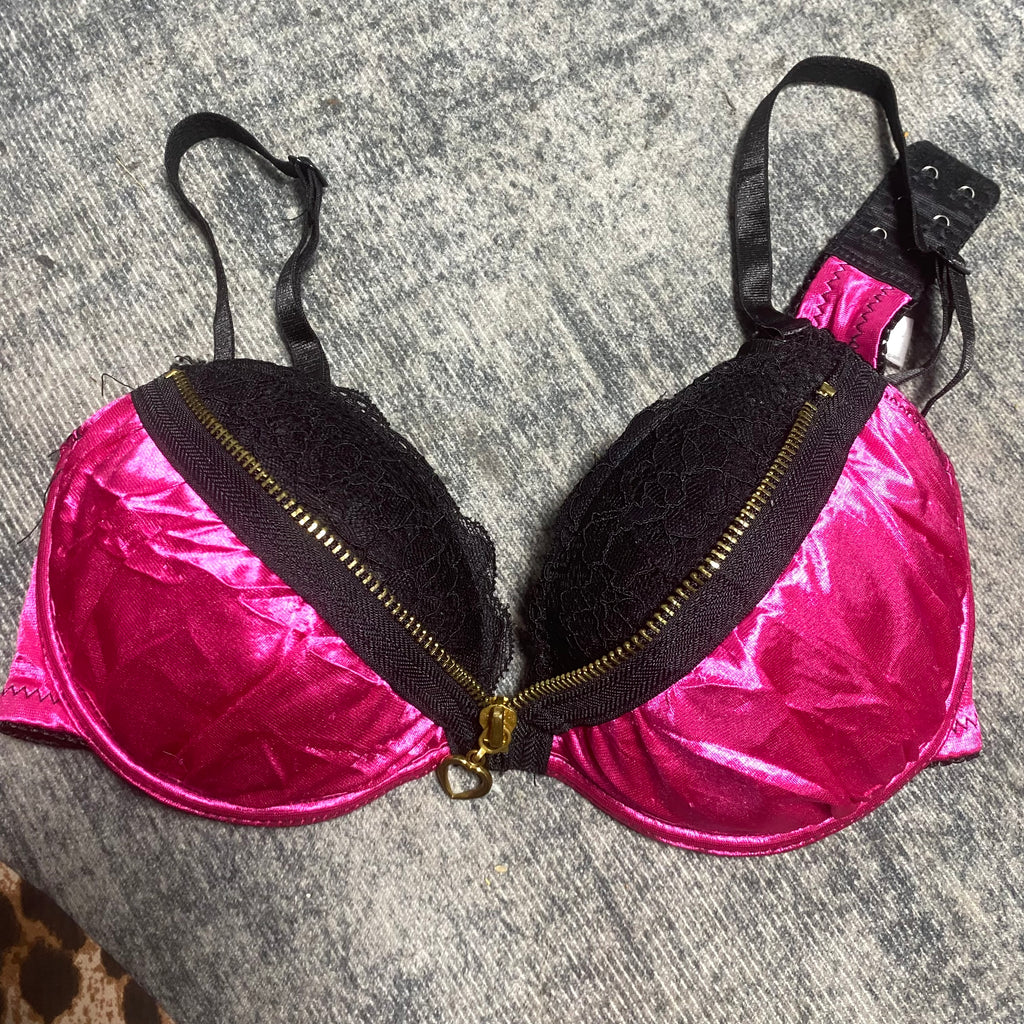 ༒𝐁𝟐𝐕༒𝟏 𝐎𝐅 𝟏 𝐋𝐈𝐌𝐈𝐓𝐄𝐃 𝐎𝐔𝐓𝐅𝐈𝐓