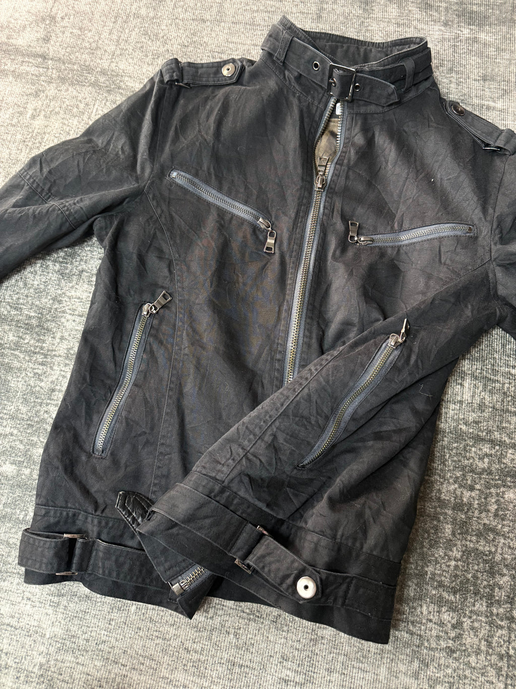 690826BAD2WEAR