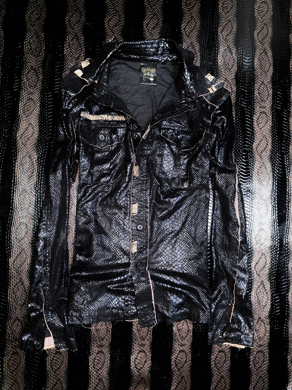 Snake Texture Shirt༒