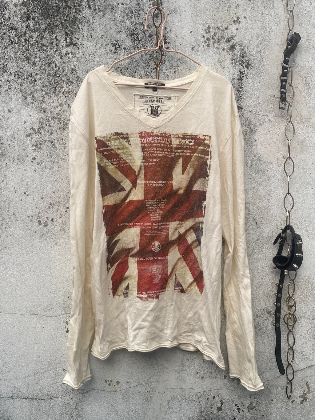 B2V-IN THE ATTIC ༒