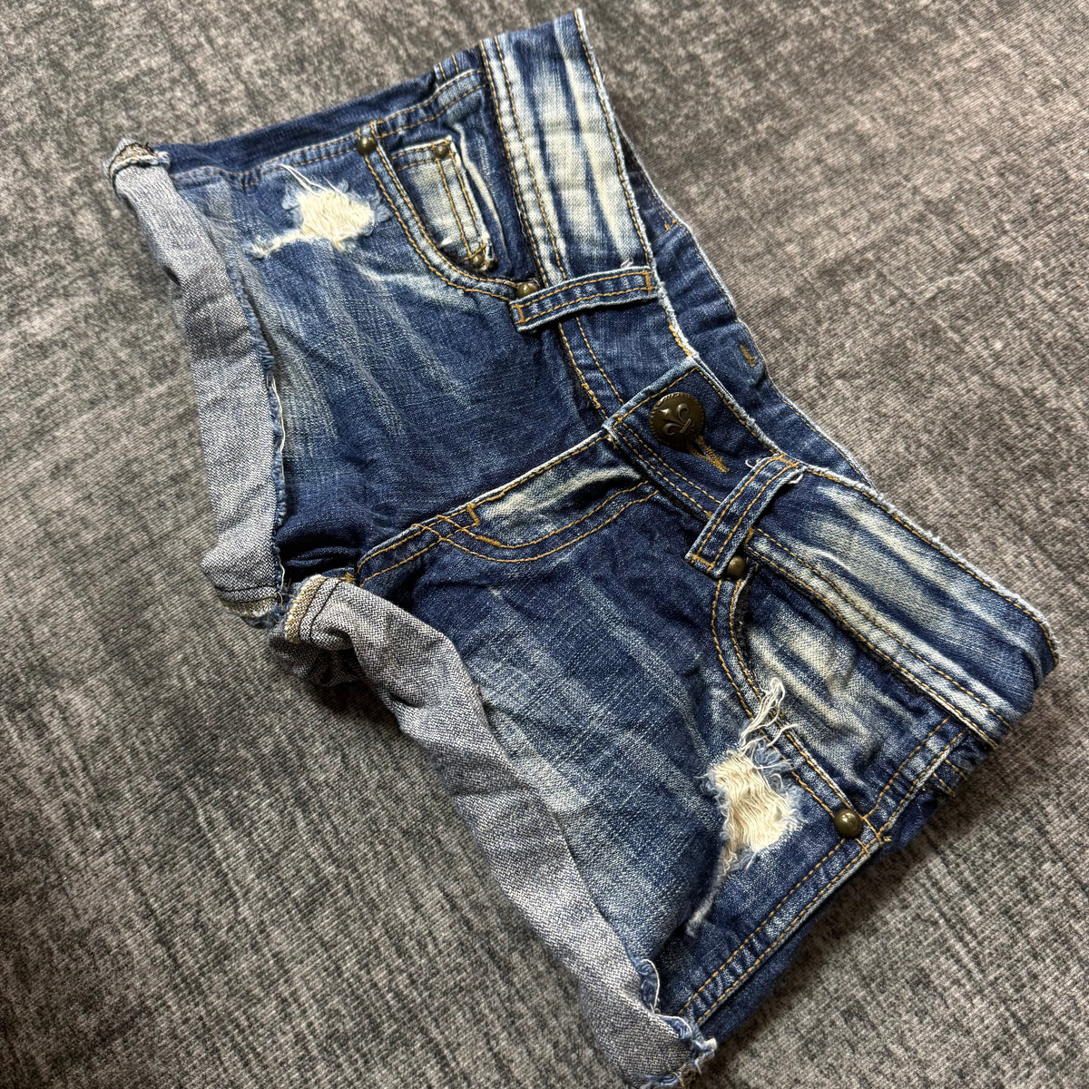 450926BAD2WEAR