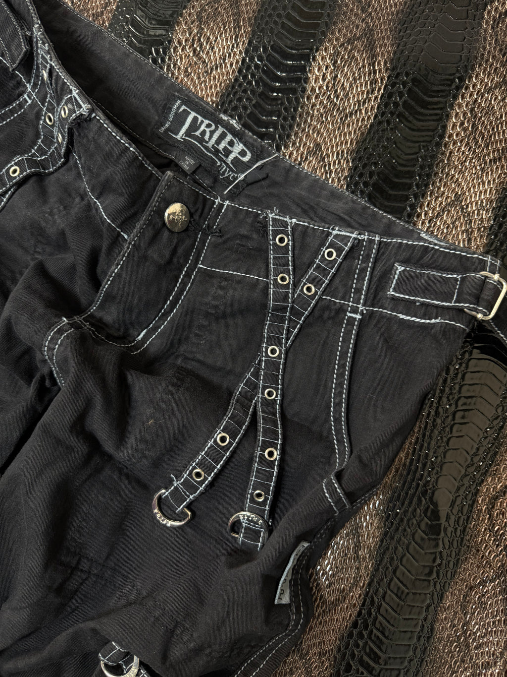 B2V TRIPP NYC PANTS 01 ༒