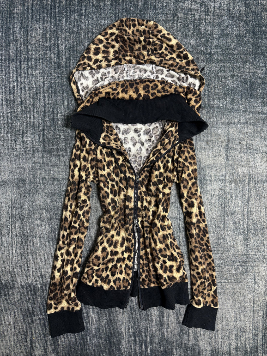 B2V-THE EXCLUSIVE HOODIE༒