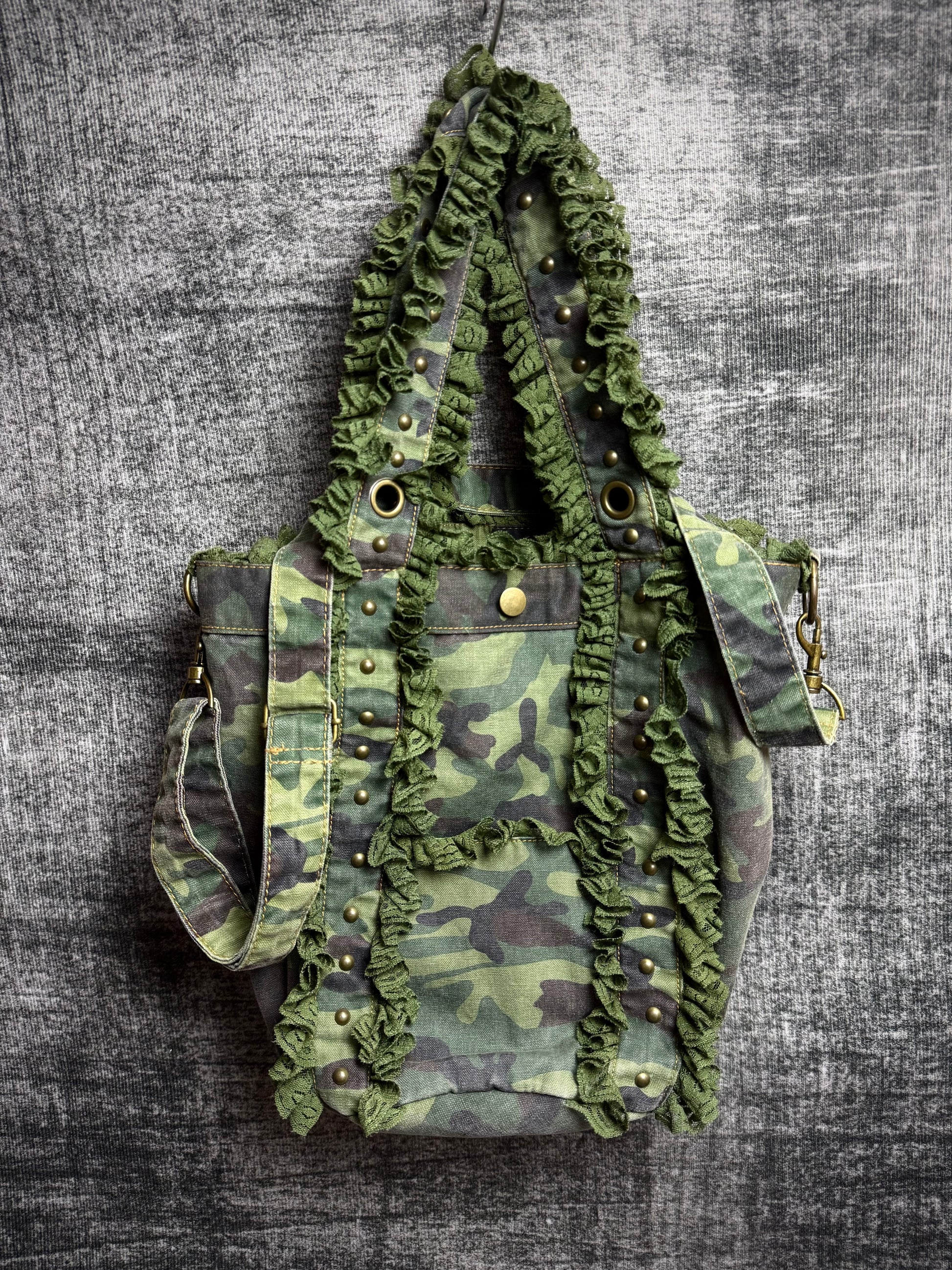 CAMO CROSS BODY BAG