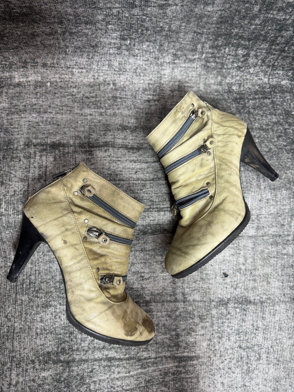 MULTI ZIP HIGH HEELS
