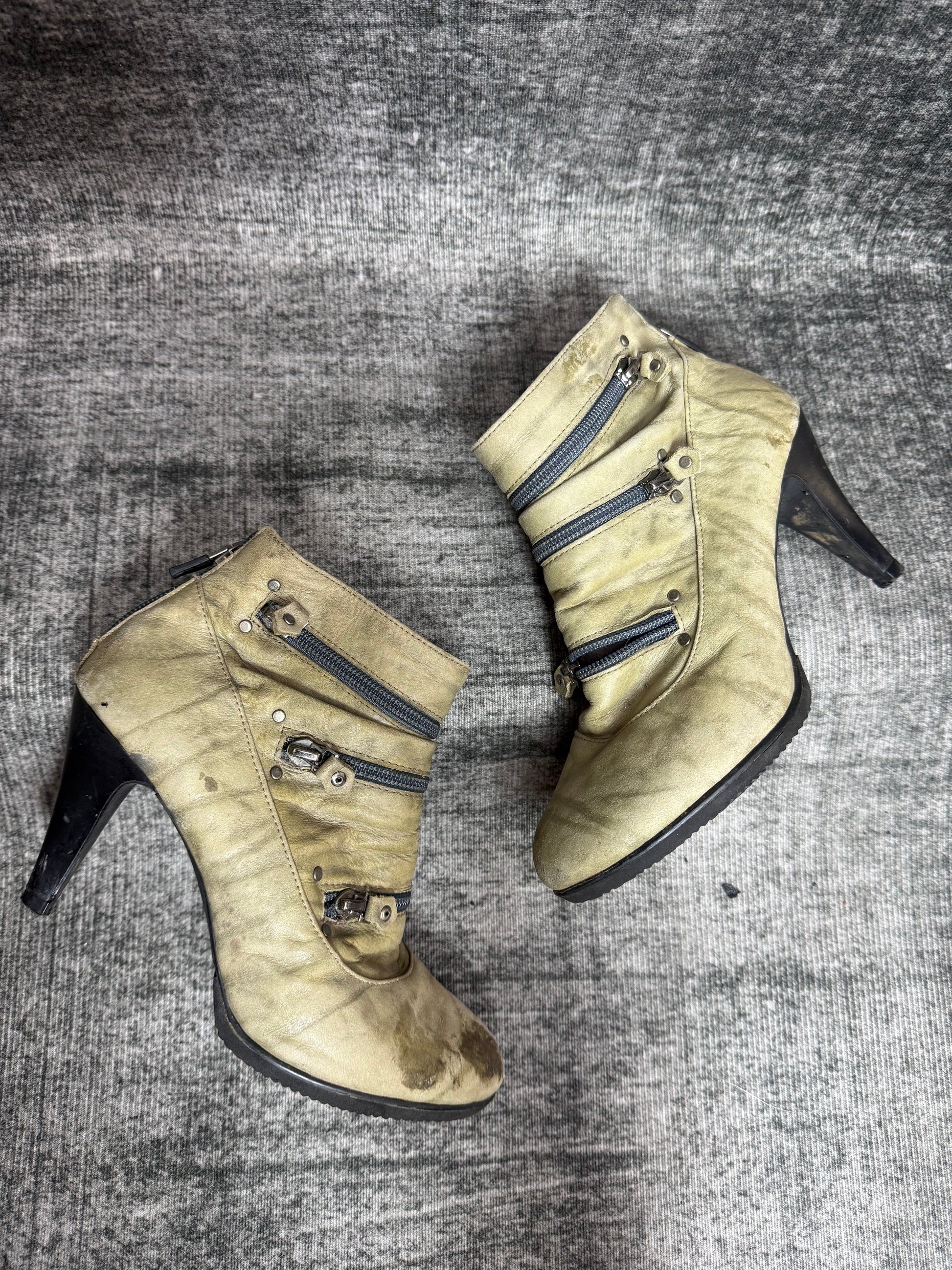 MULTI ZIP HIGH HEELS