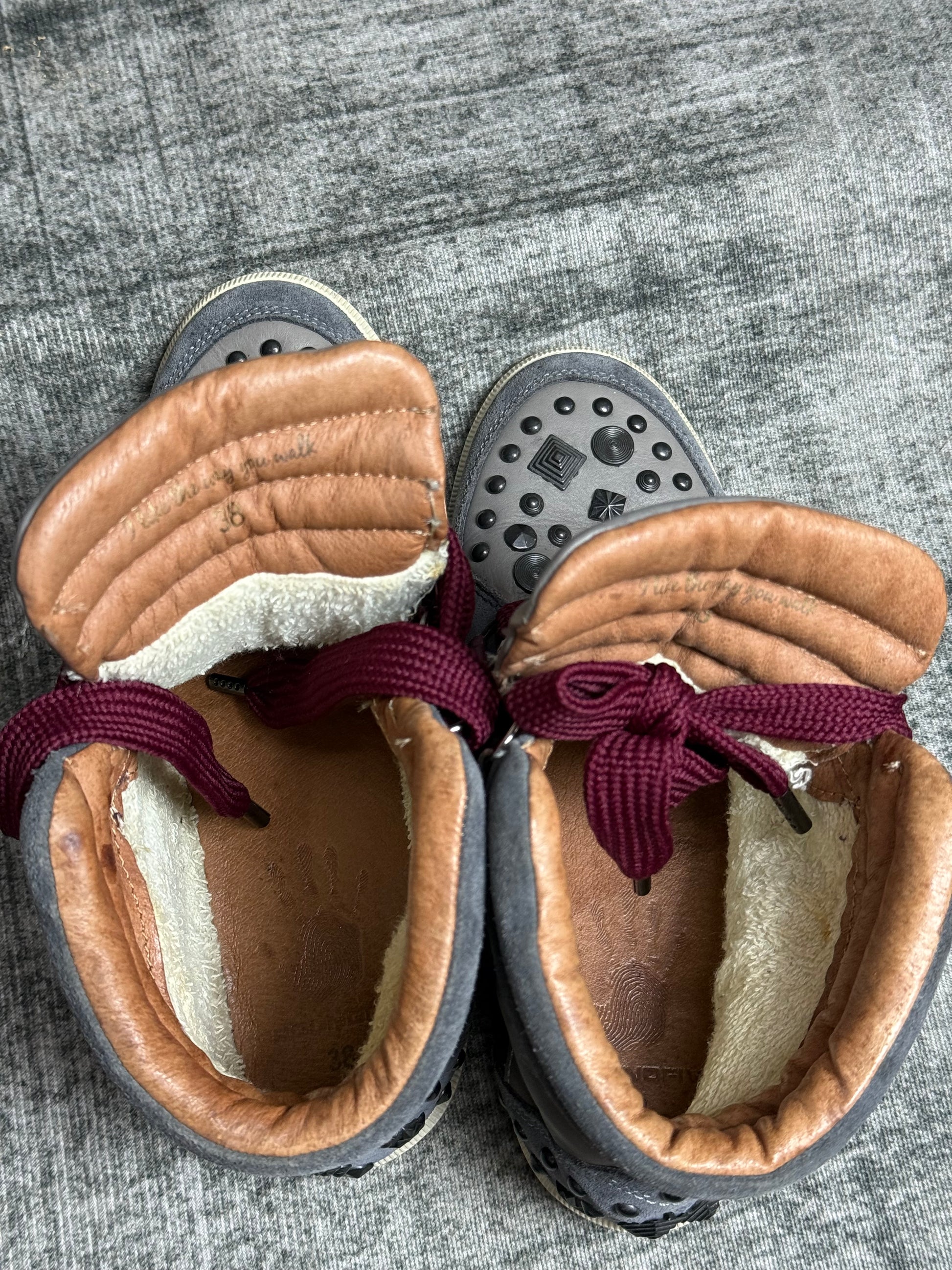 GROUNOFIVE SNEAKERS