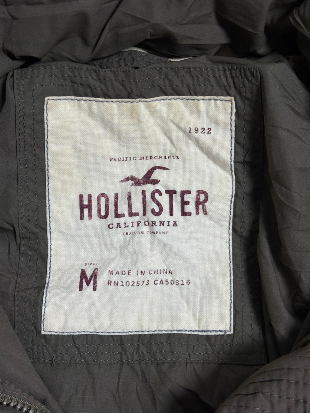 hollister༒
