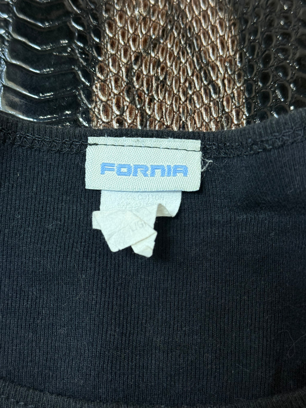 B2V FORNIA GRAPHIC T༒