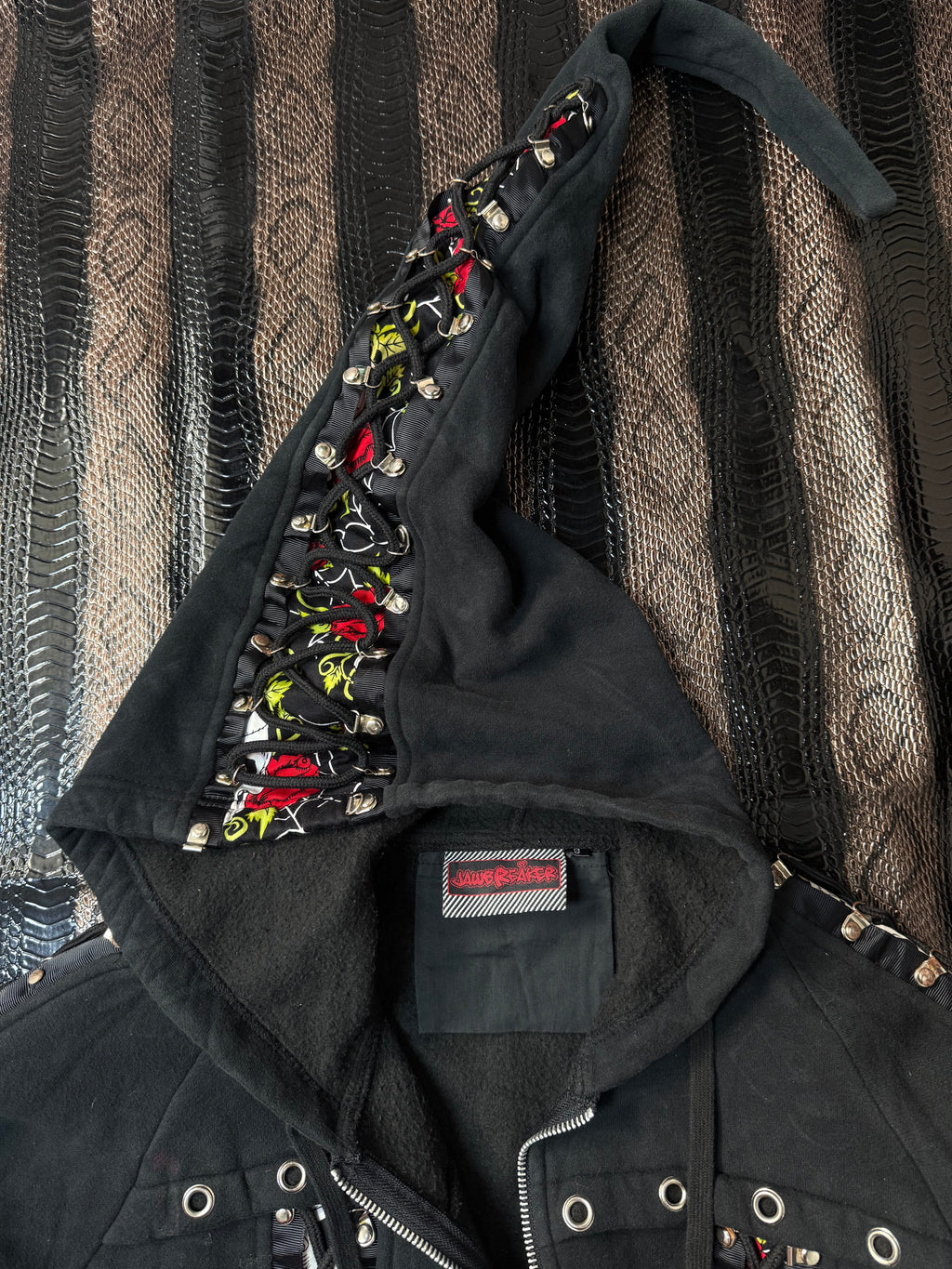 B2V JAWBREAKER HOODIE  ༒