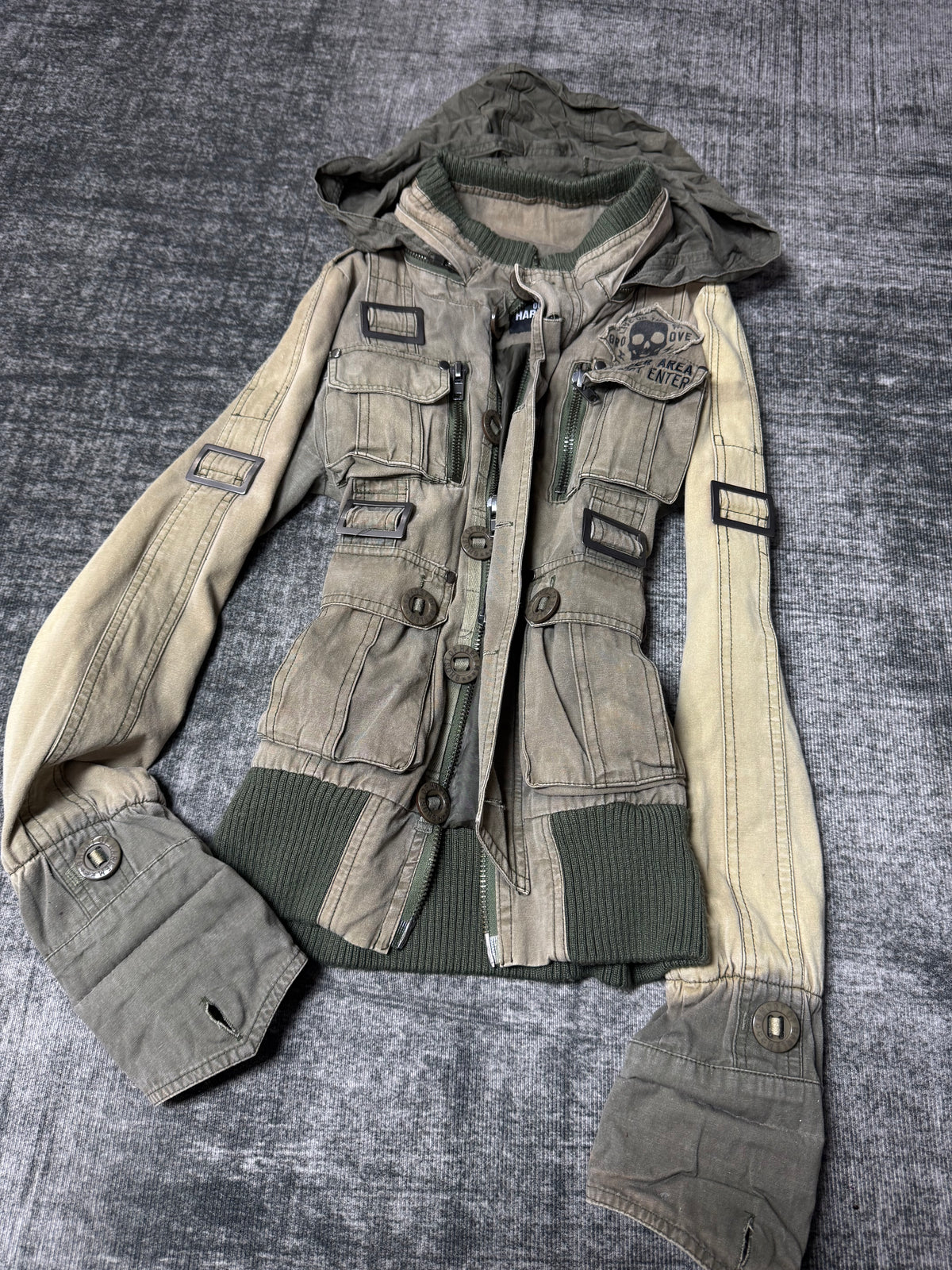 950926BAD2WEAR
