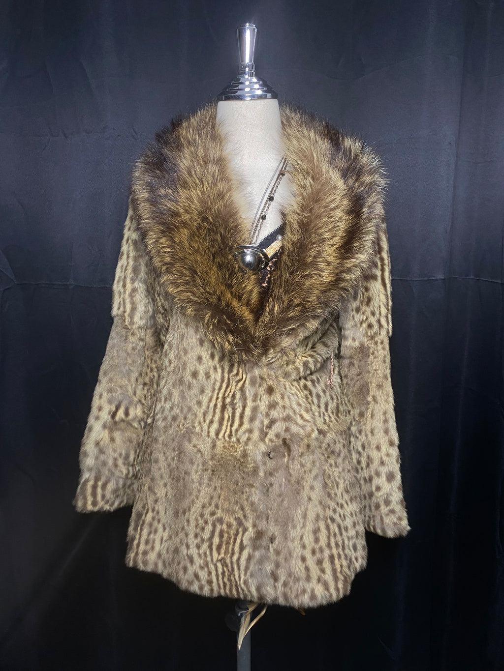 ༒𝐁𝟐𝐕༒𝟏 𝐎𝐅 𝟏 𝐋𝐈𝐌𝐈𝐓𝐄𝐃 𝐎𝐔𝐓𝐅𝐈𝐓