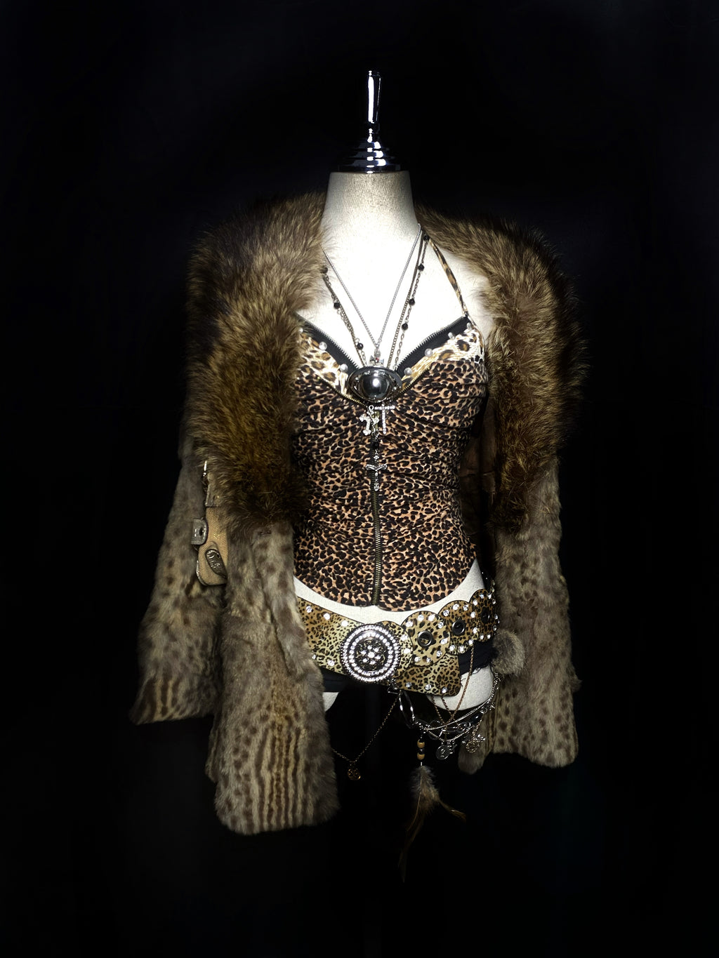 ༒𝐁𝟐𝐕༒𝟏 𝐎𝐅 𝟏 𝐋𝐈𝐌𝐈𝐓𝐄𝐃 𝐎𝐔𝐓𝐅𝐈𝐓