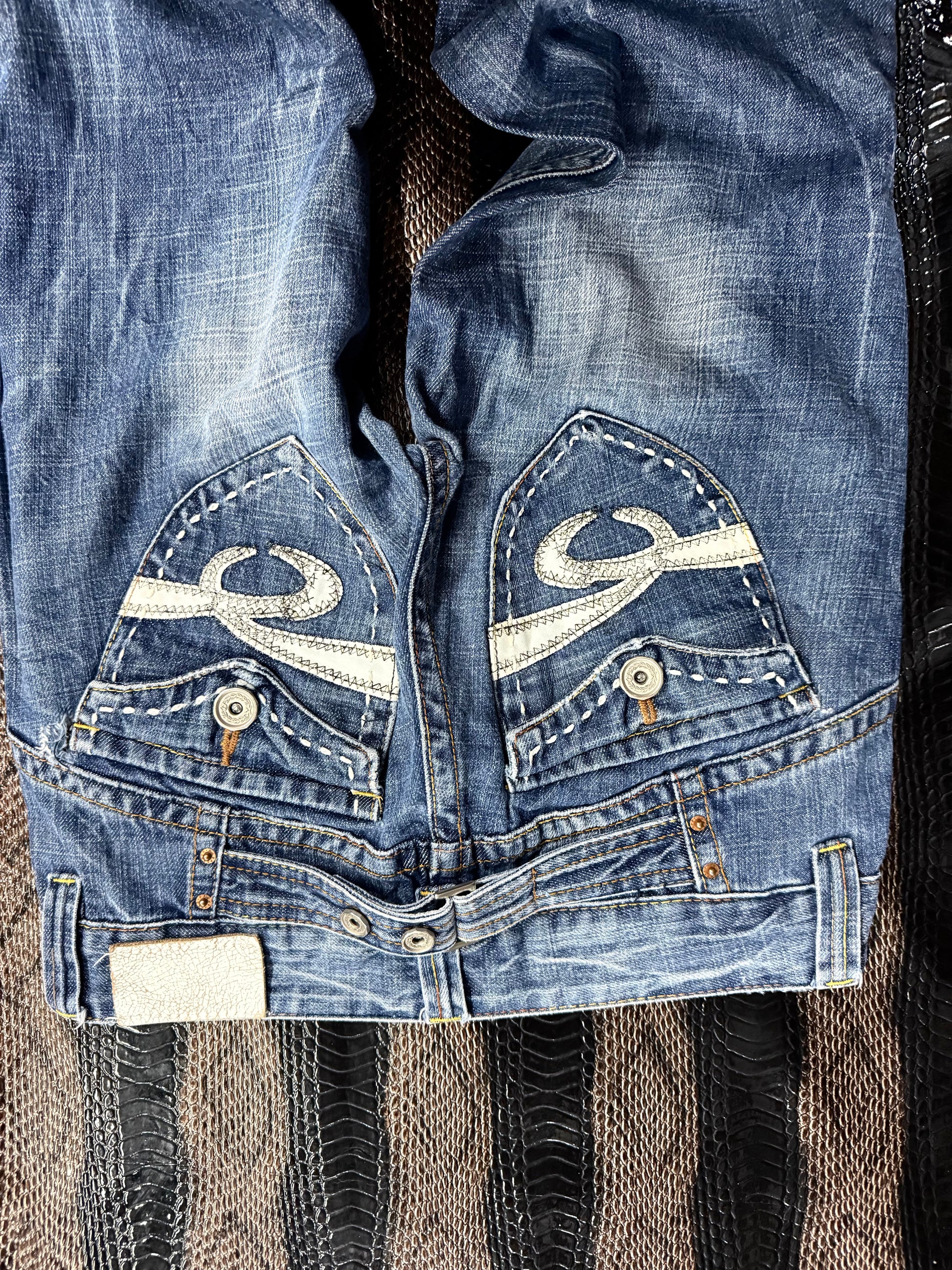 040626BAD2WEAR