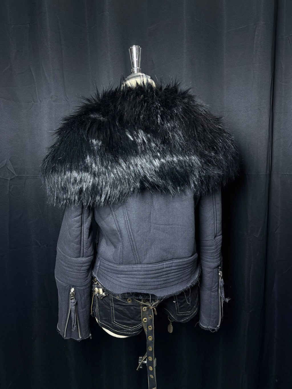 B2V-MONEY SHOP JACKET༒  
* Rare *