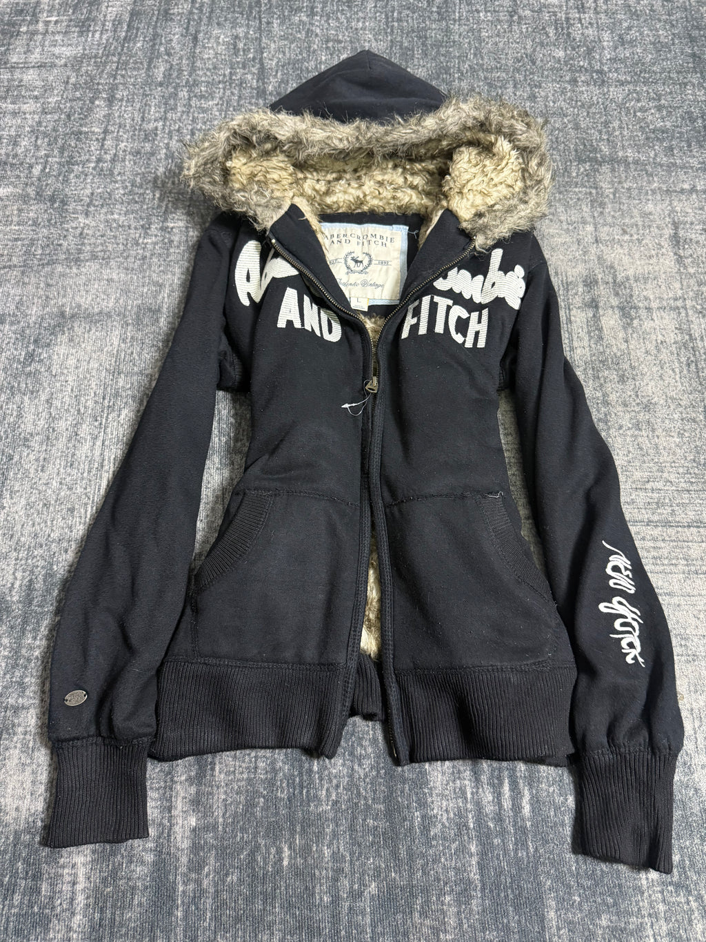 B2V-ABER HOODIE༒